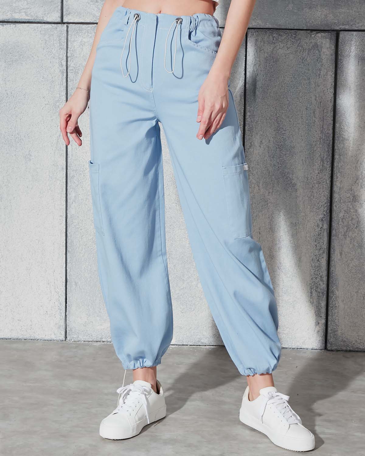 Beli Bağcıklı Cepli Gabardin Pantolon