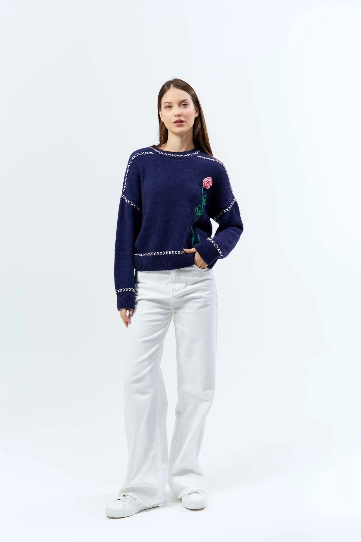 Kotonit Gül Aksesuarlı Kazak