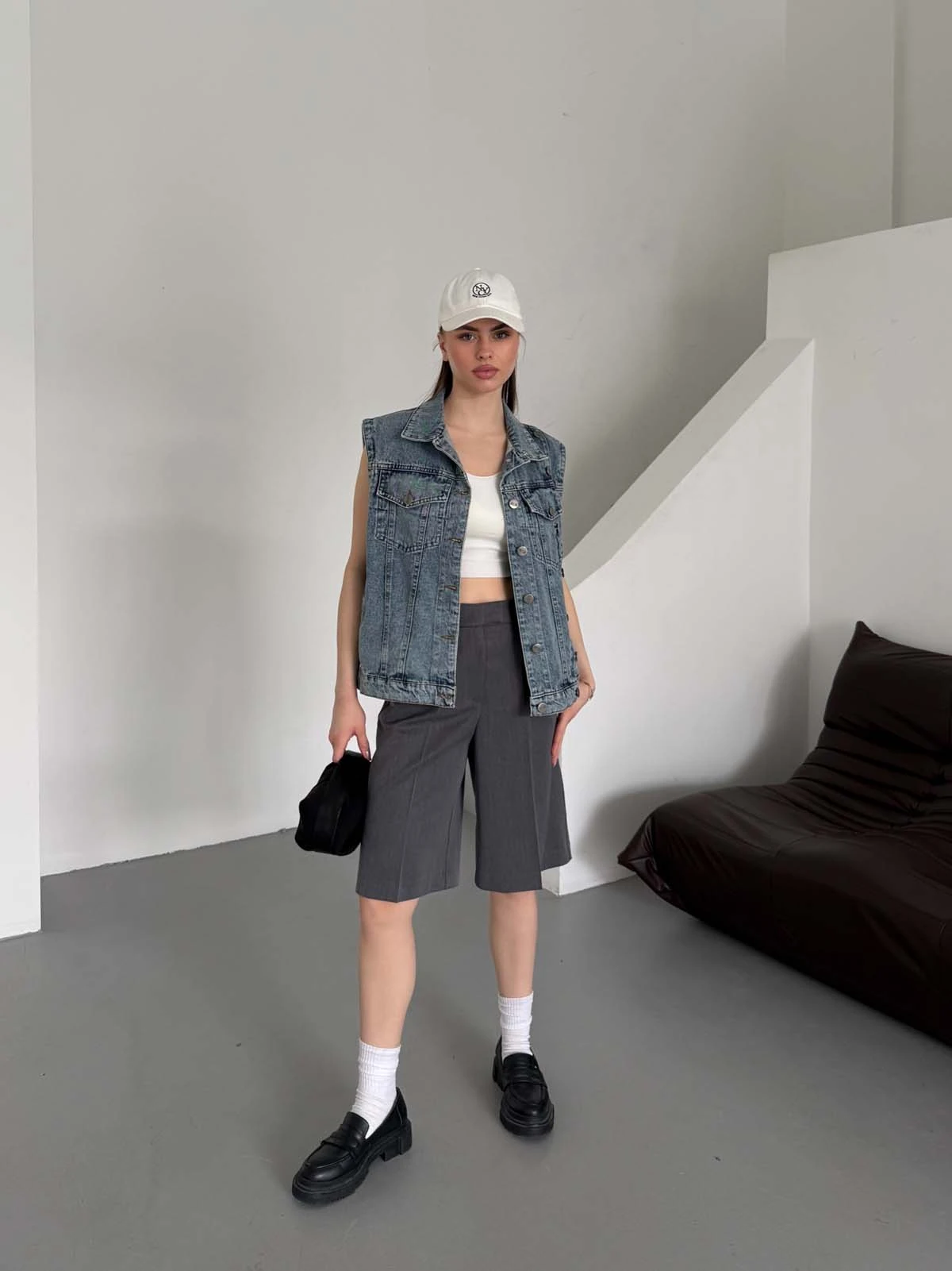 Kolsuz  Cepli  Düğme Detaylı  Kot Yelek