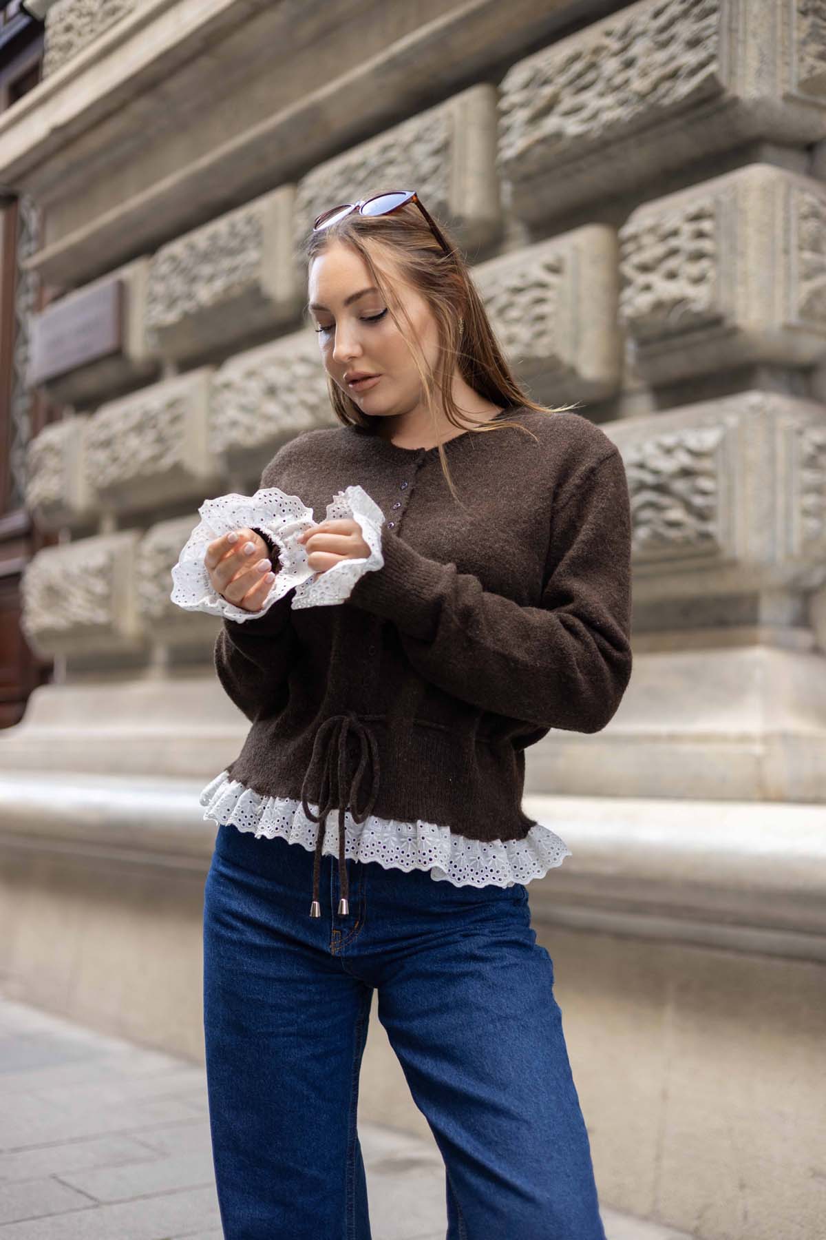 Etek Ve Kol Dantel Hırka