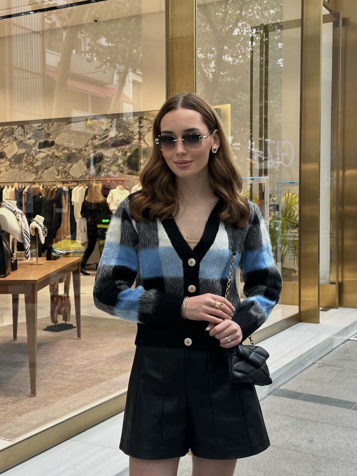 Şardonlu Kareli Kısa Ceket