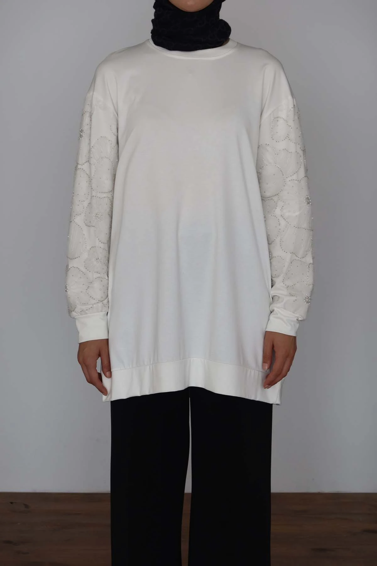 Kolu Boncuklu Kumaş Garnili Tunik