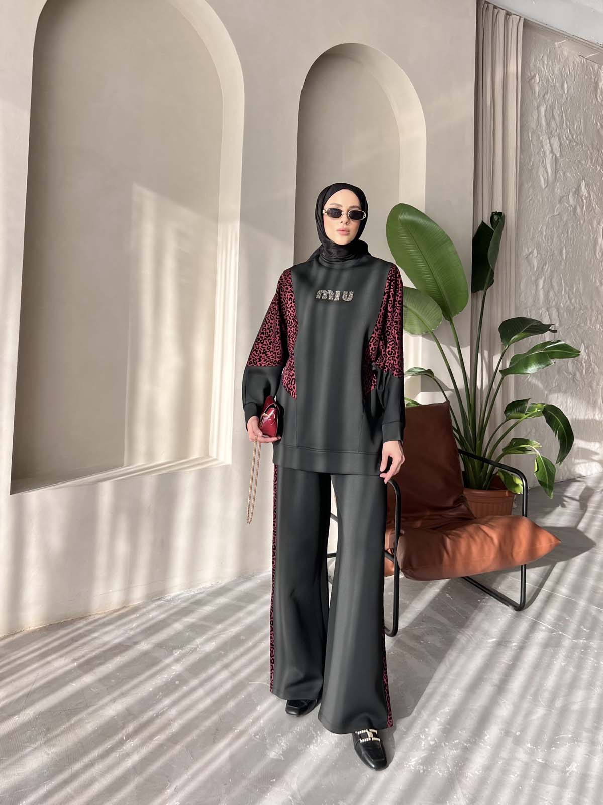 Flok Baskılı Kapşonlu Yarasa Kollu ı  SweatShirt