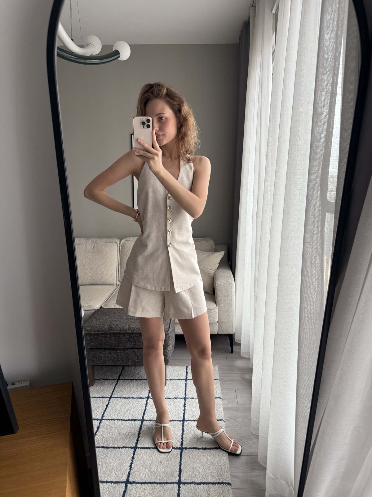 ÖNÜ DÜĞMELİ KETEN YELEK