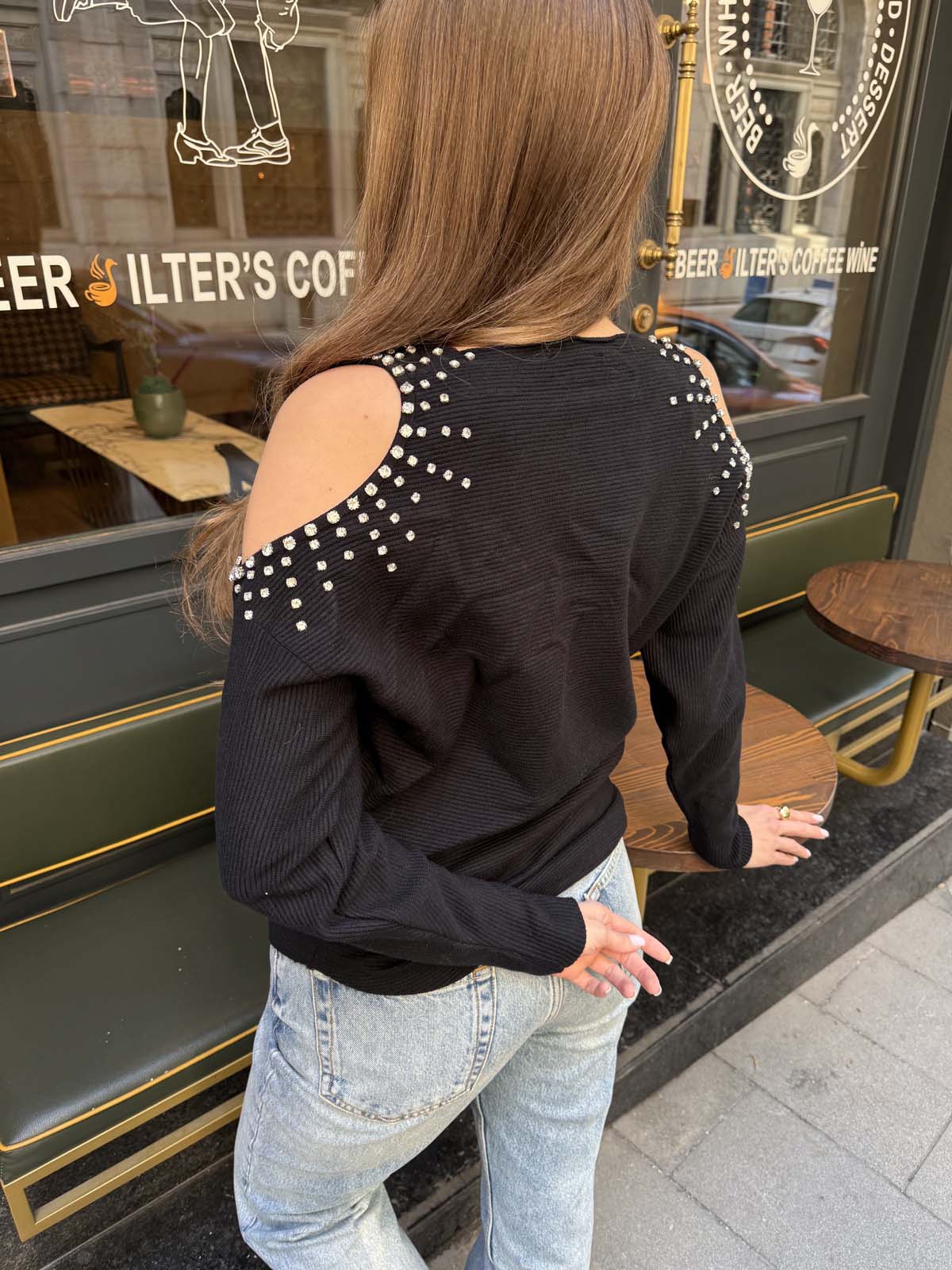 Korsman Omuz Dekolteli Taşlı Kazak