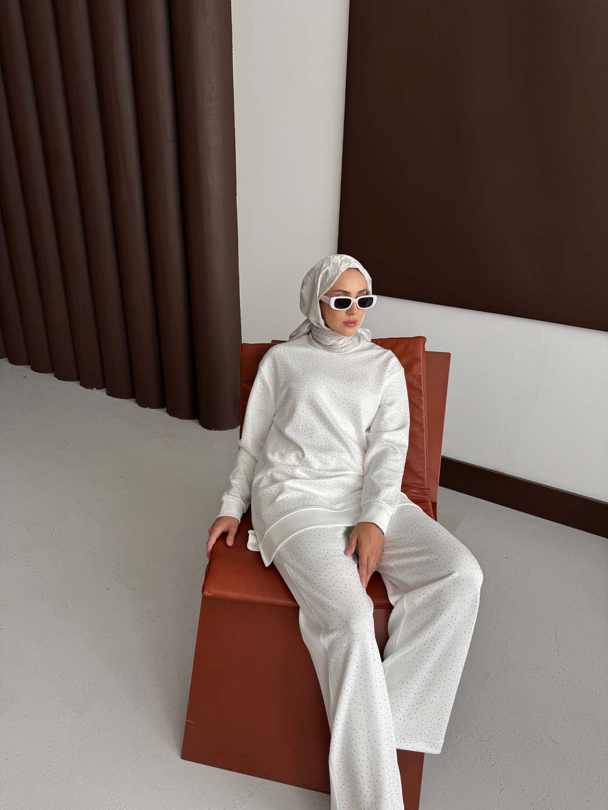 Şık Taşlı Salaş İkili Takım