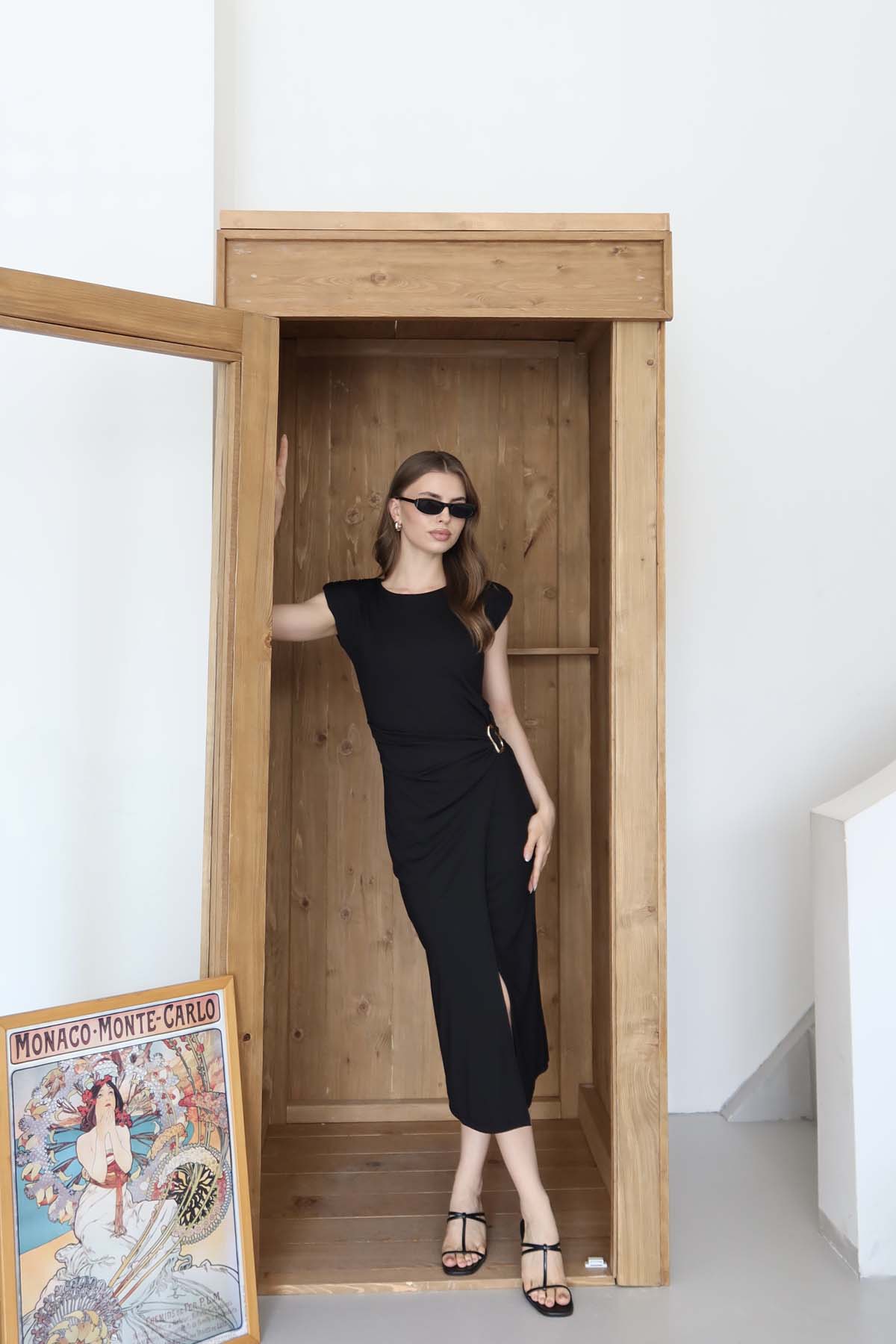 VATKALI BELİ TOKALI ELBİSE