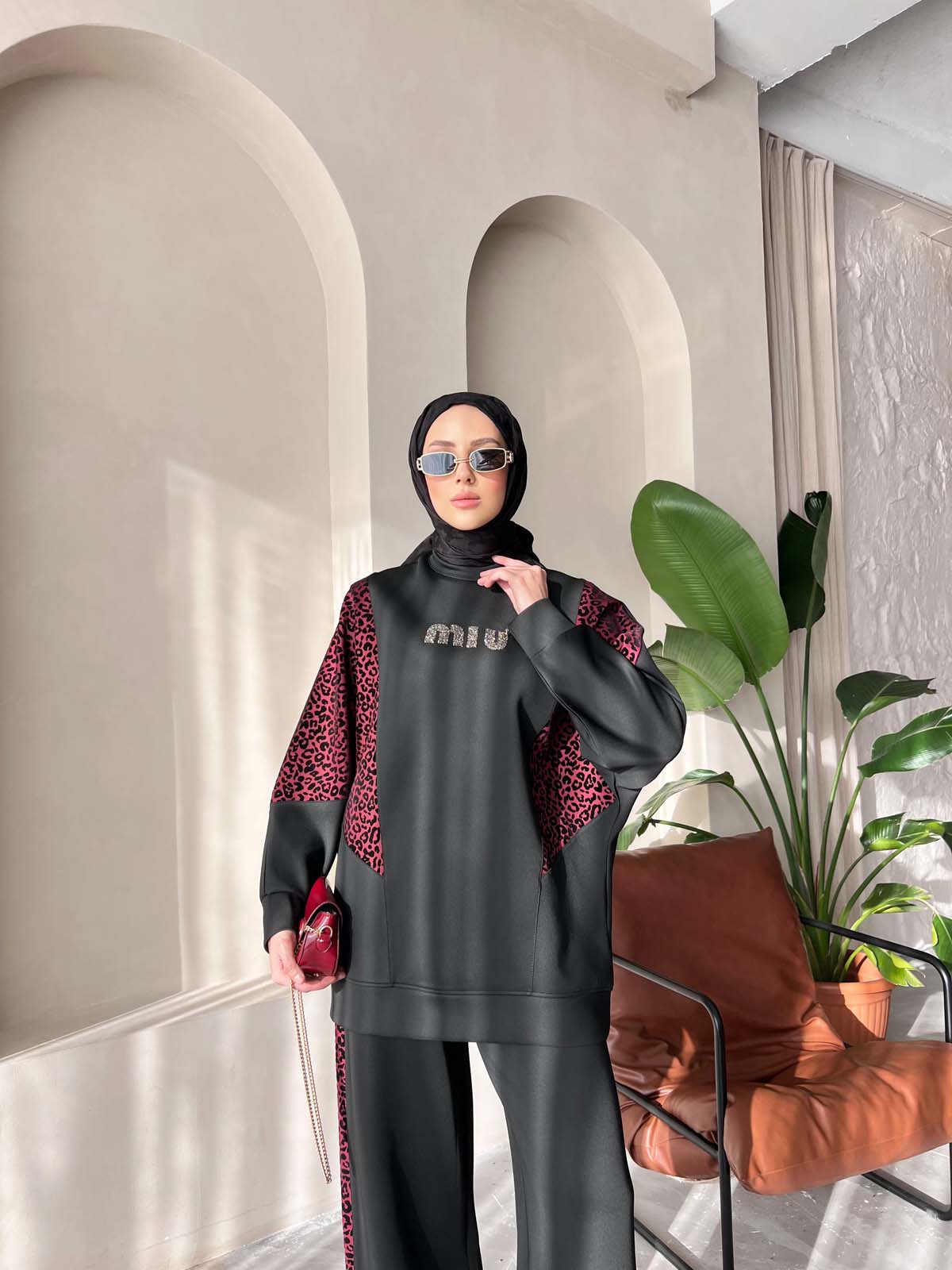 Flok Baskılı Kapşonlu Yarasa Kollu ı  SweatShirt