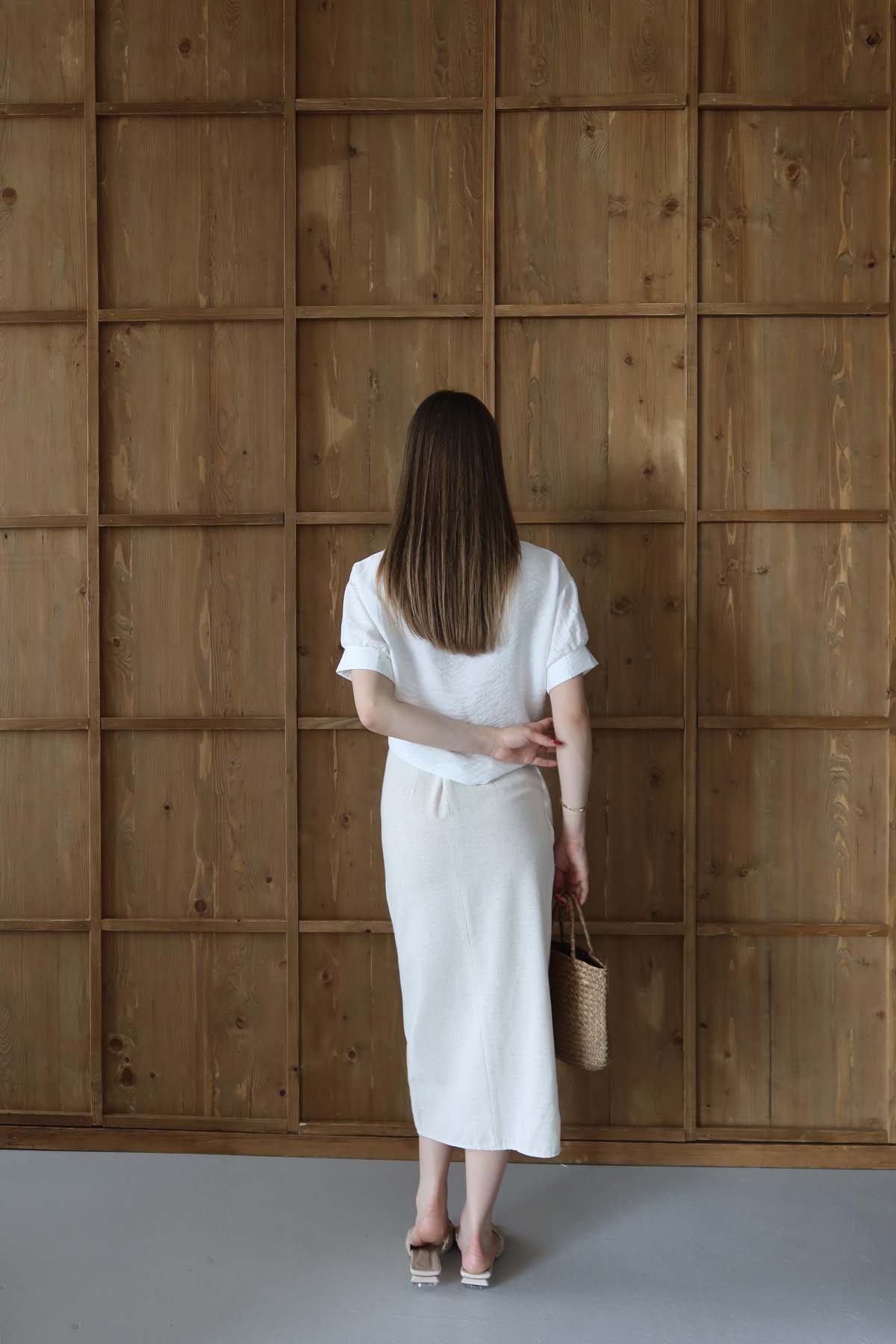 KISA KOLLU GÜPÜRLÜ GÖMLEK