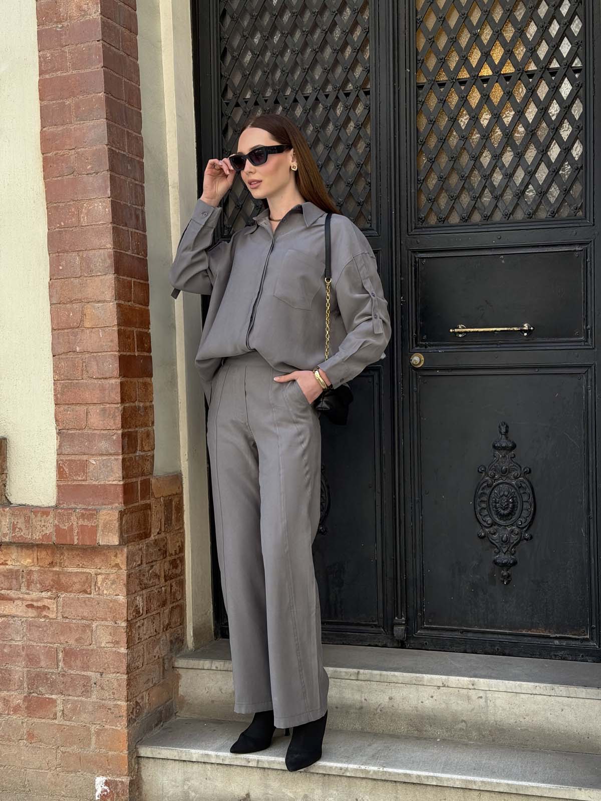 Cepli Gizli Düğmeli Kolu Düğme  Askılı  Gömlek