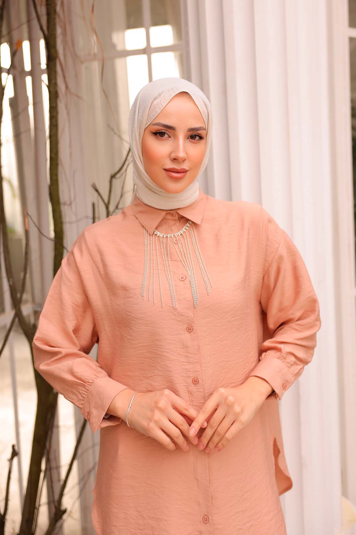 Önü Zincili Gömlek