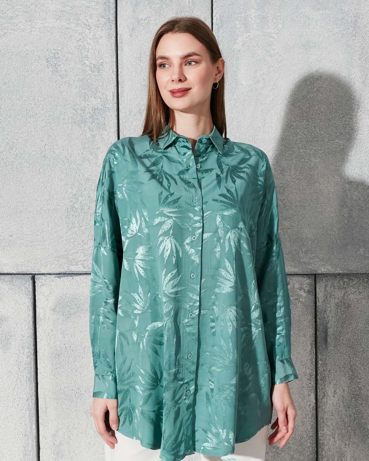 Jakarlı Saten Gömlek