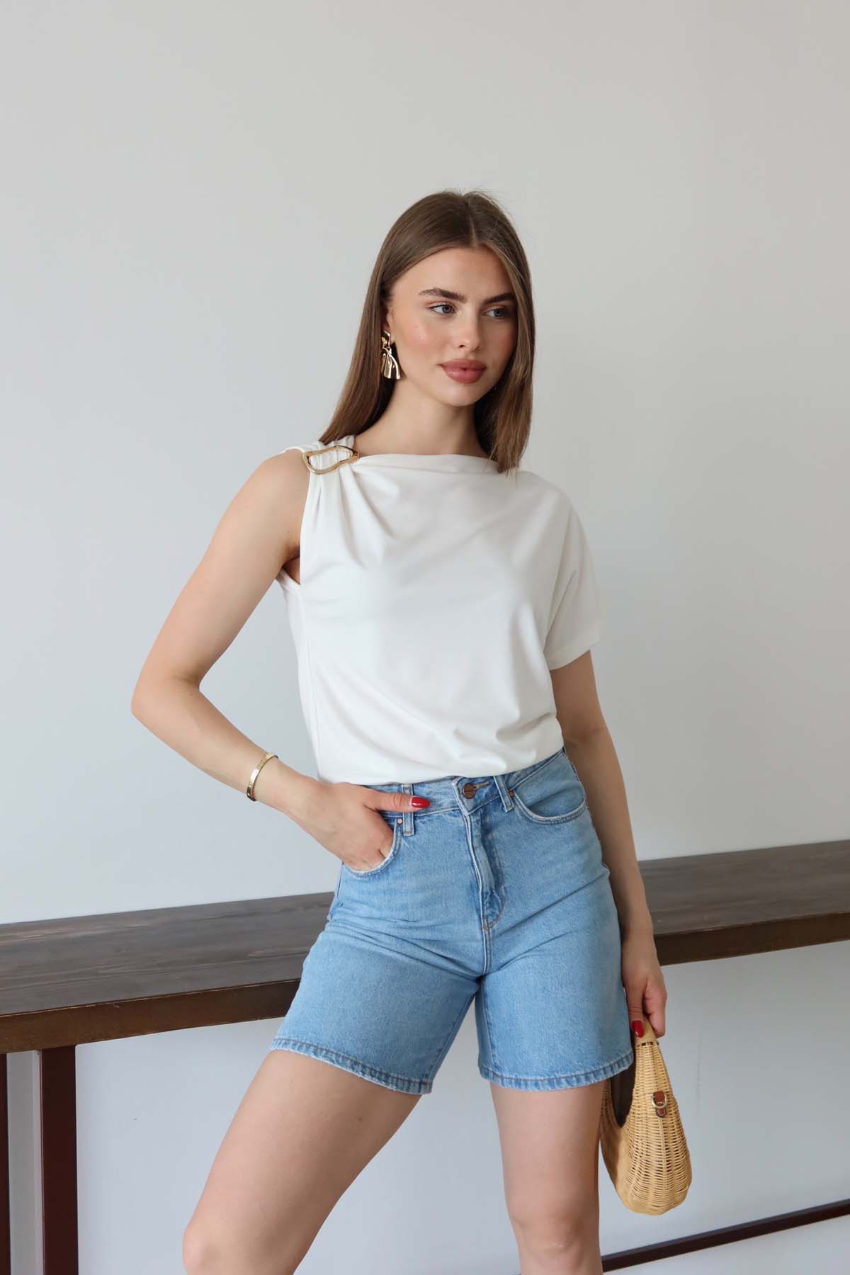 TOKALI KOLSUZ TİŞÖRT