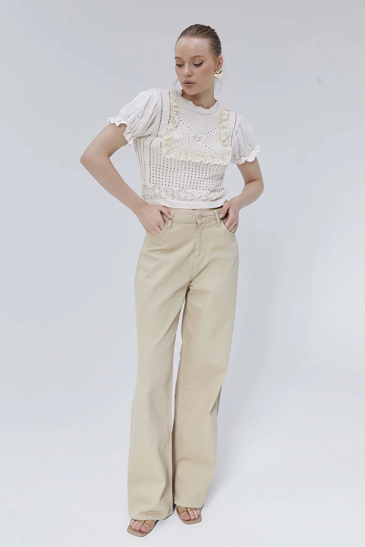 Önü Dantelli Kumaş Kollu Kazak Crop Bluz Atlet