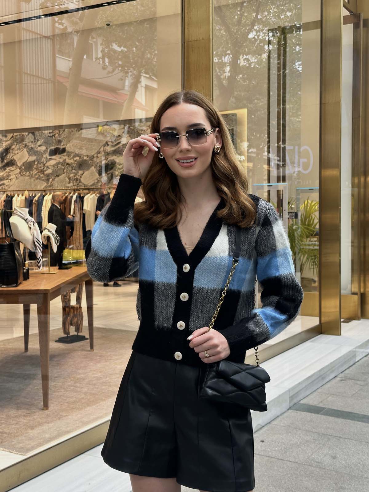 Şardonlu Kareli Kısa Ceket