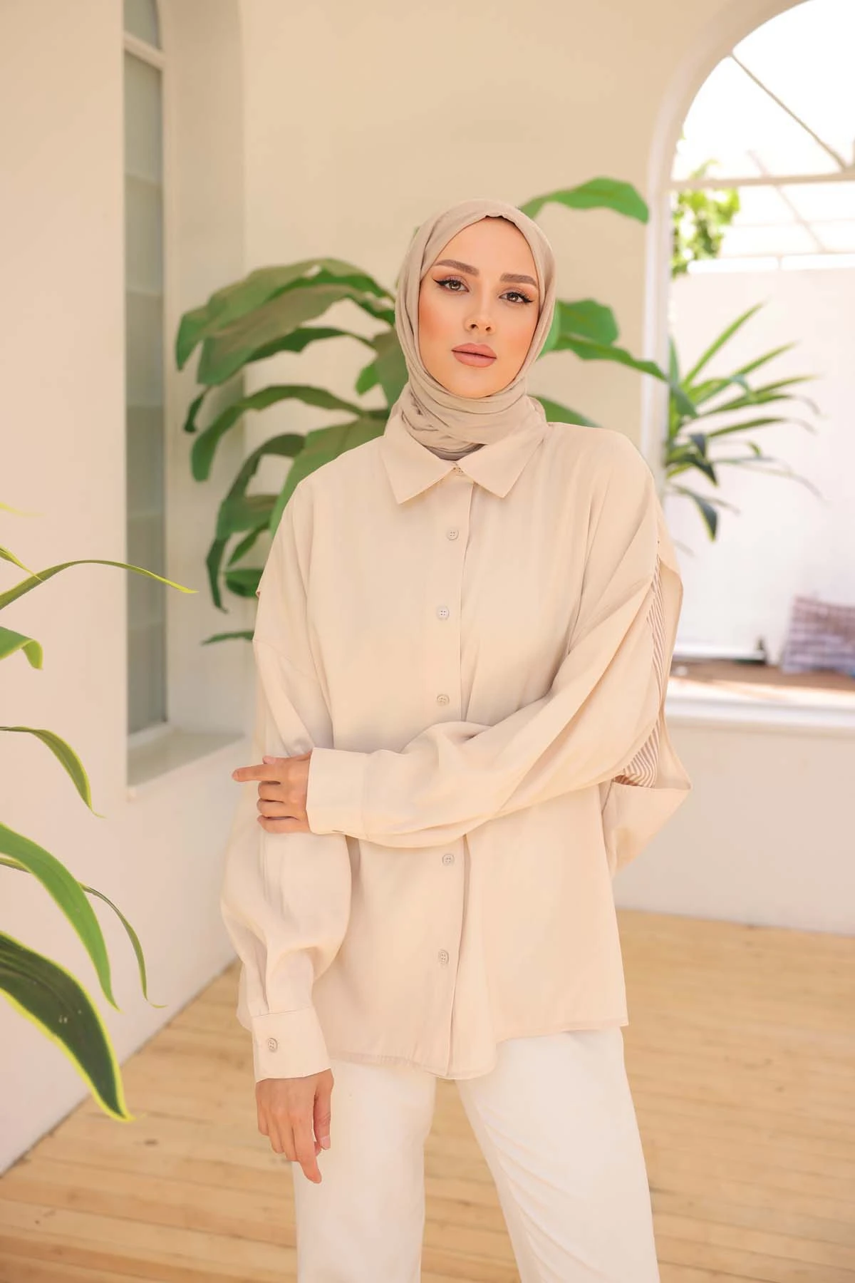 Arkası Çizgili  Önü  Düz  Gömlek