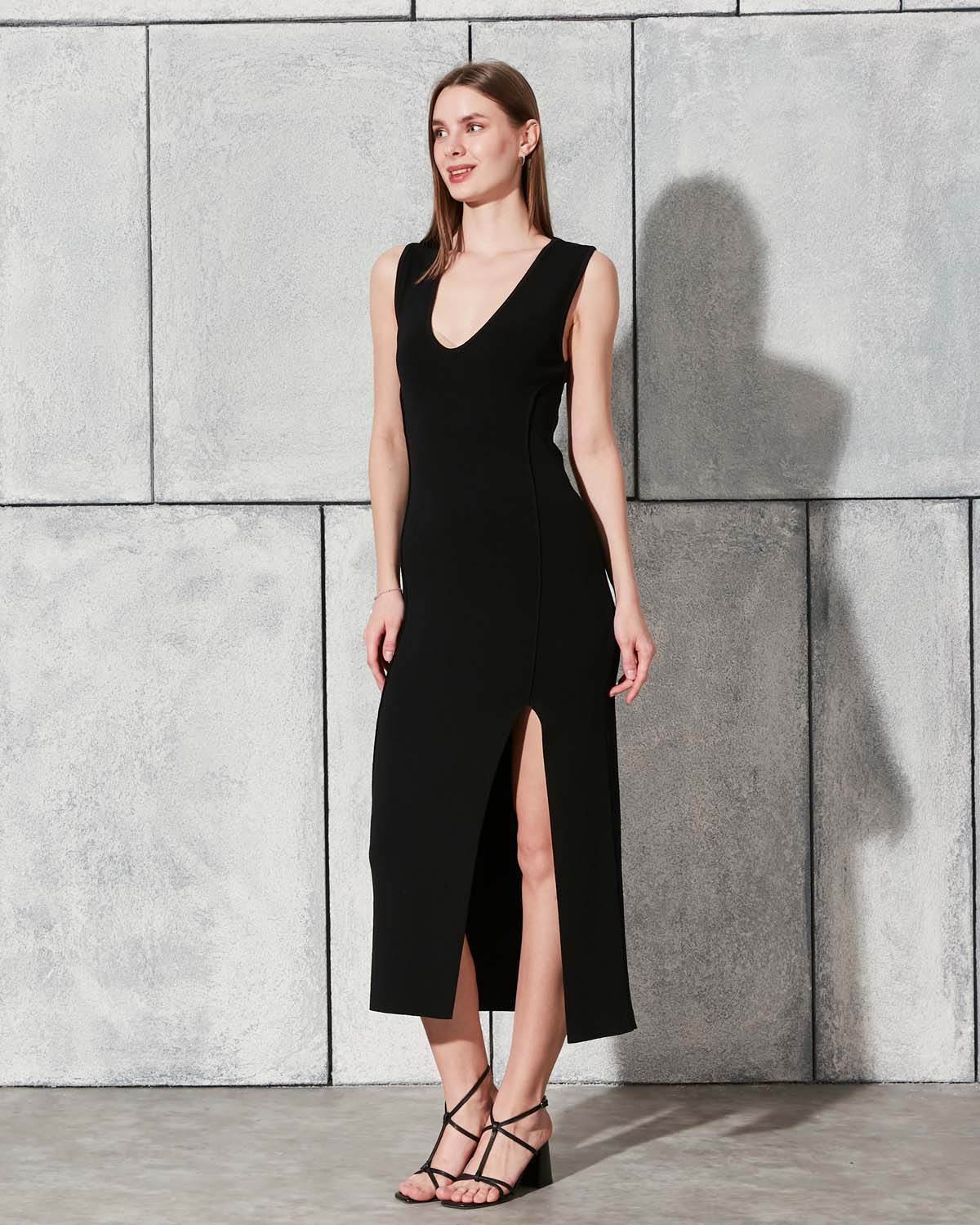 V Yaka Kolsuz Uzun Elbise