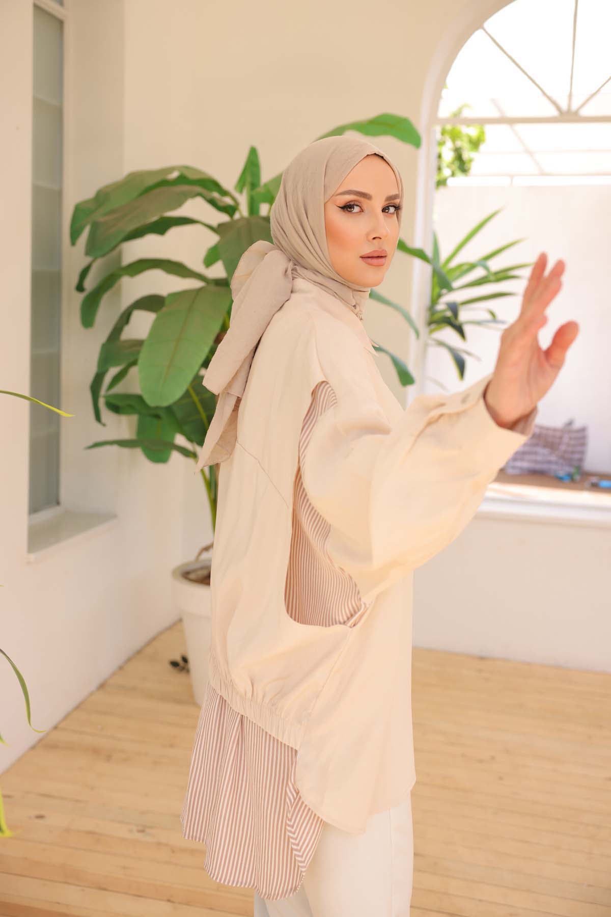 Arkası Çizgili  Önü  Düz  Gömlek