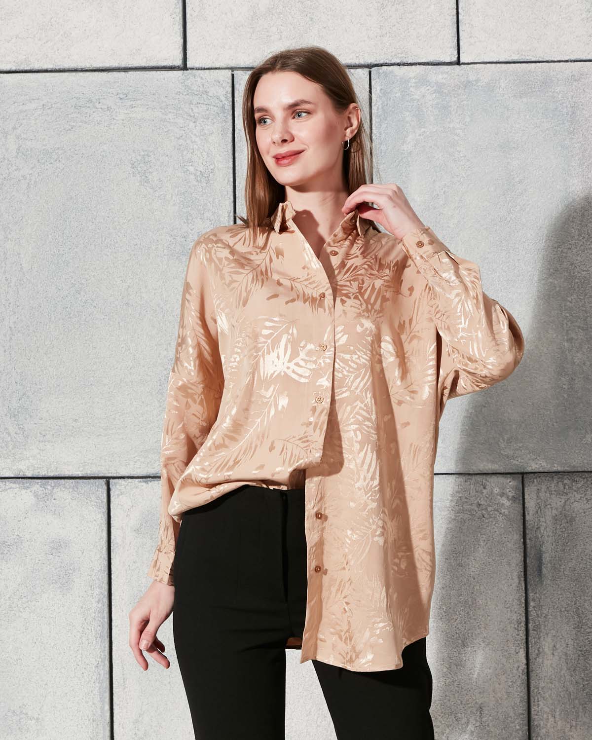 Koyu Bej Jakar Saten Gömlek