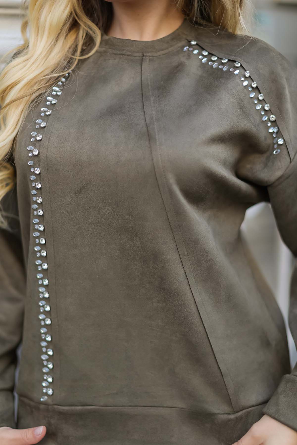 Önü  Taşlı  Sweatshirt