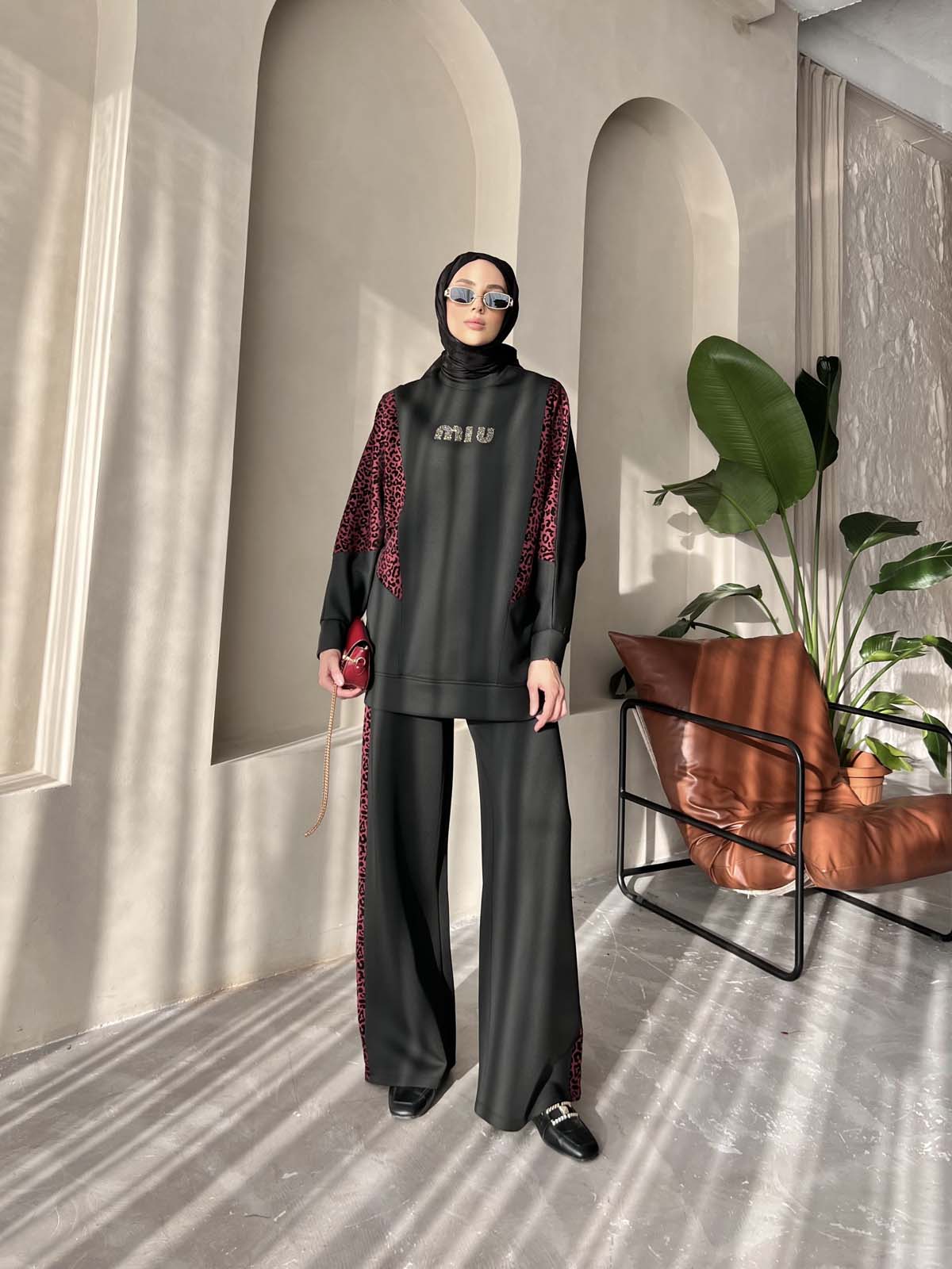 Flok Baskılı Kapşonlu Yarasa Kollu ı  SweatShirt