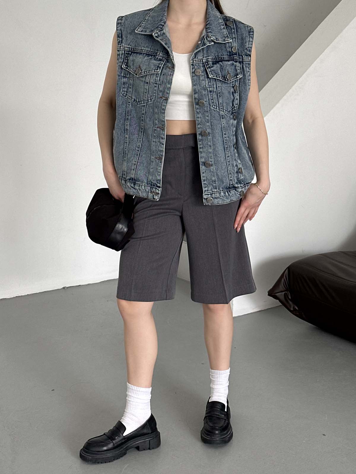 Kolsuz  Cepli  Düğme Detaylı  Kot Yelek