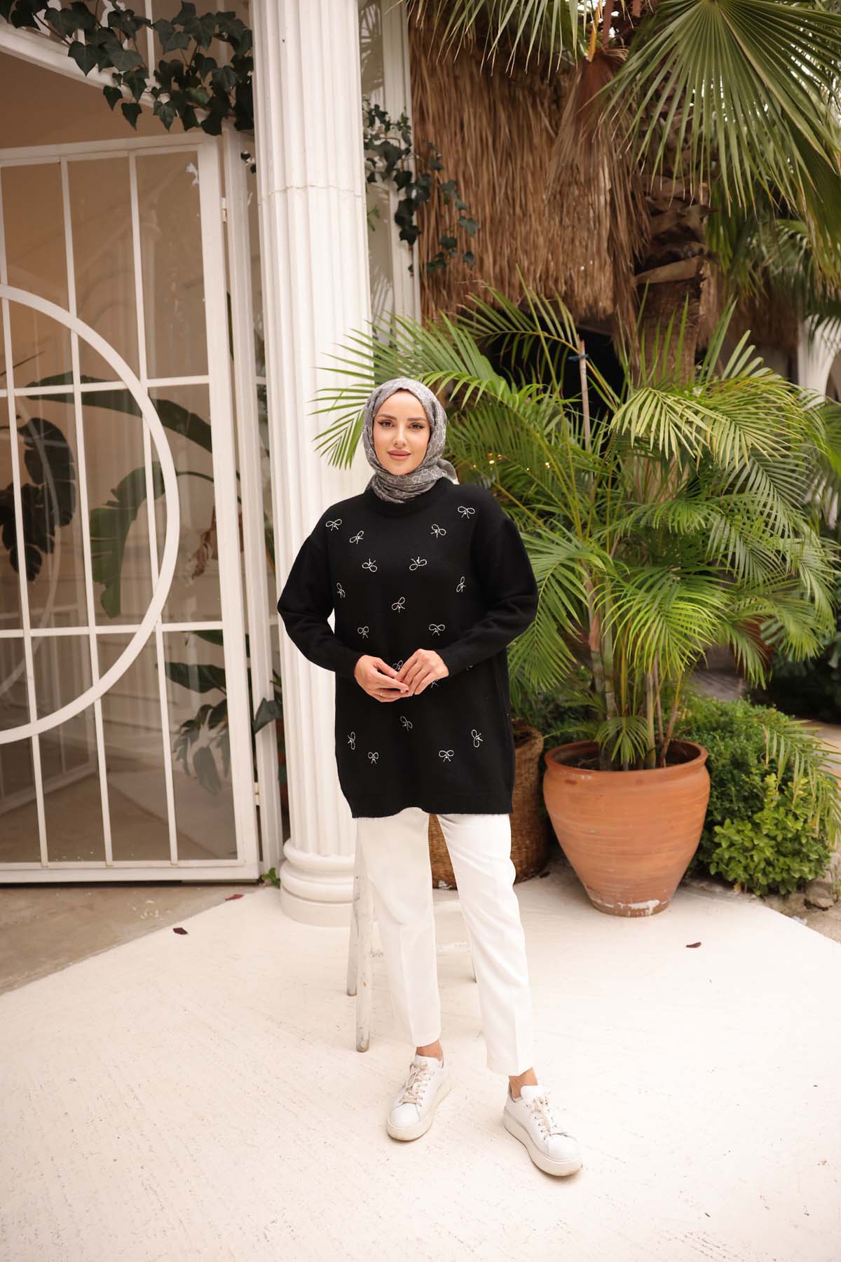 Şardonlu Düz Fiyonk İncili Tunik