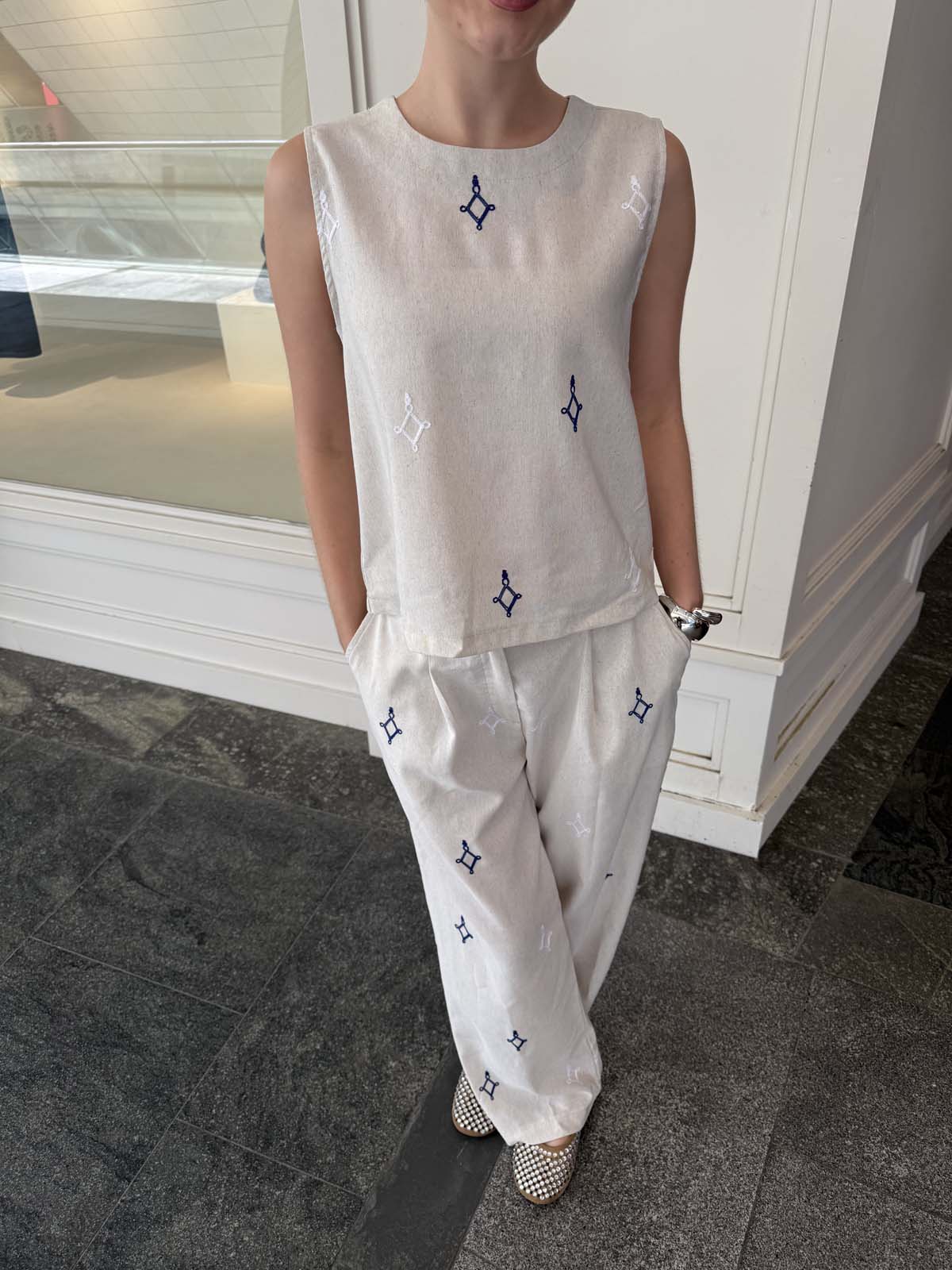 NAKIŞSIZ BLUZ PANTOLON İKİLİ TAKIM