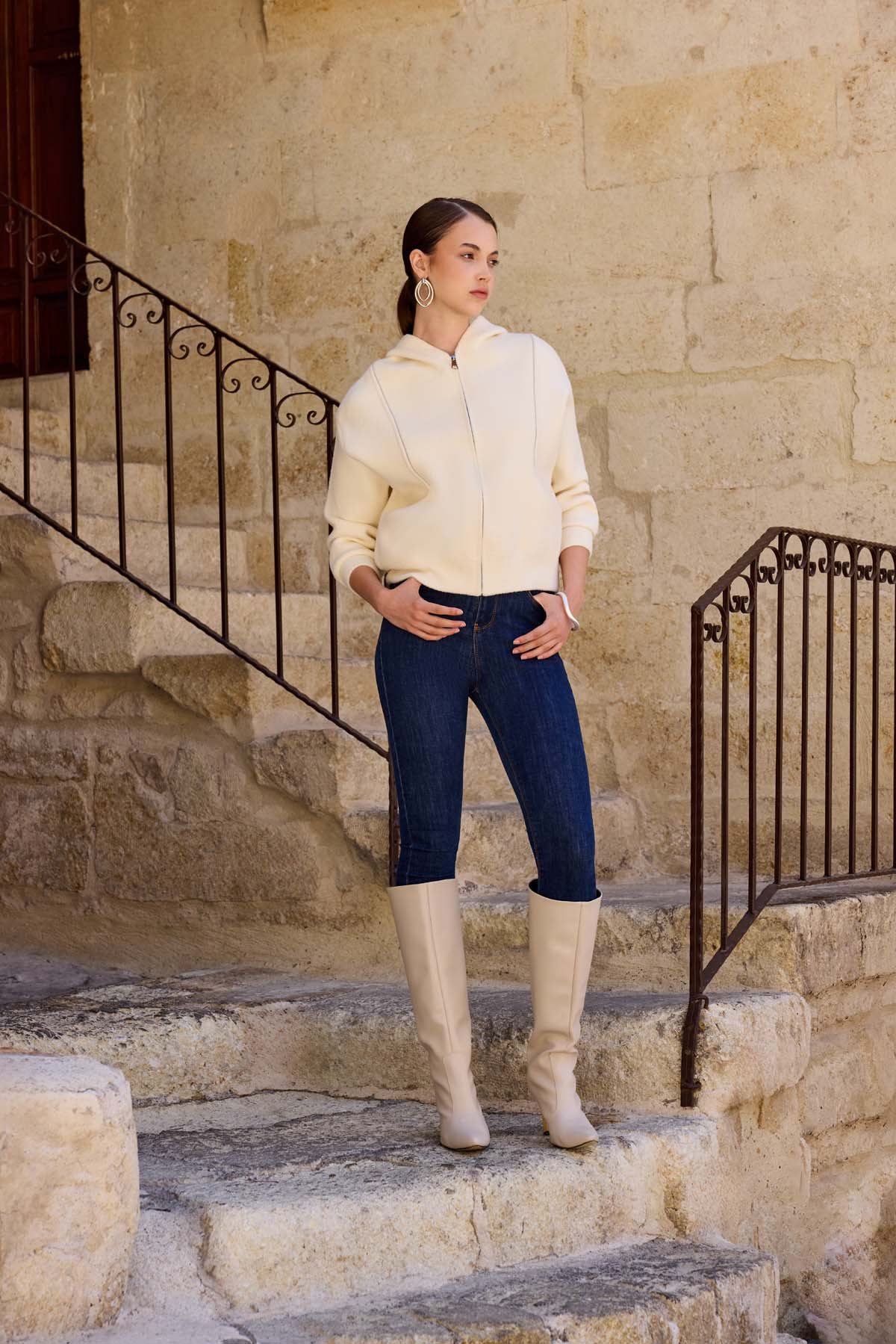 Zincir Detaylı Kapüşonlu Ceket