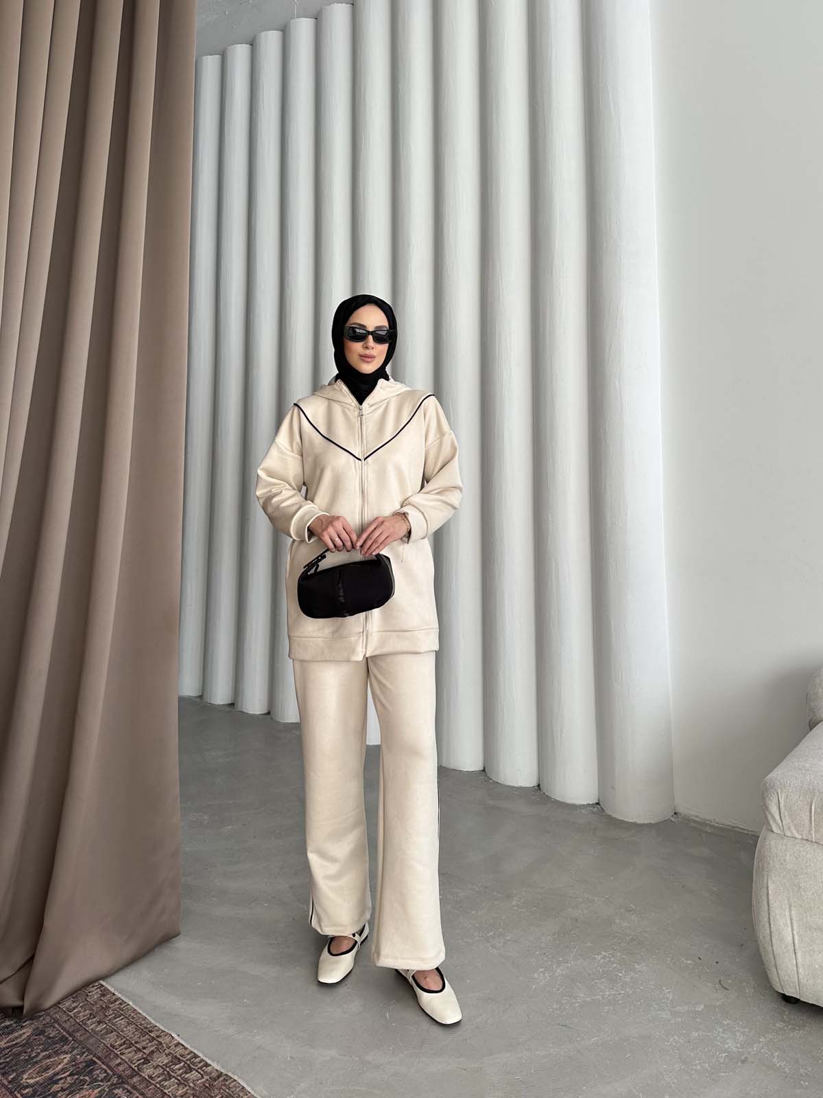 Önü V Detaylı Yanı  Çizgili  İkili  Takım