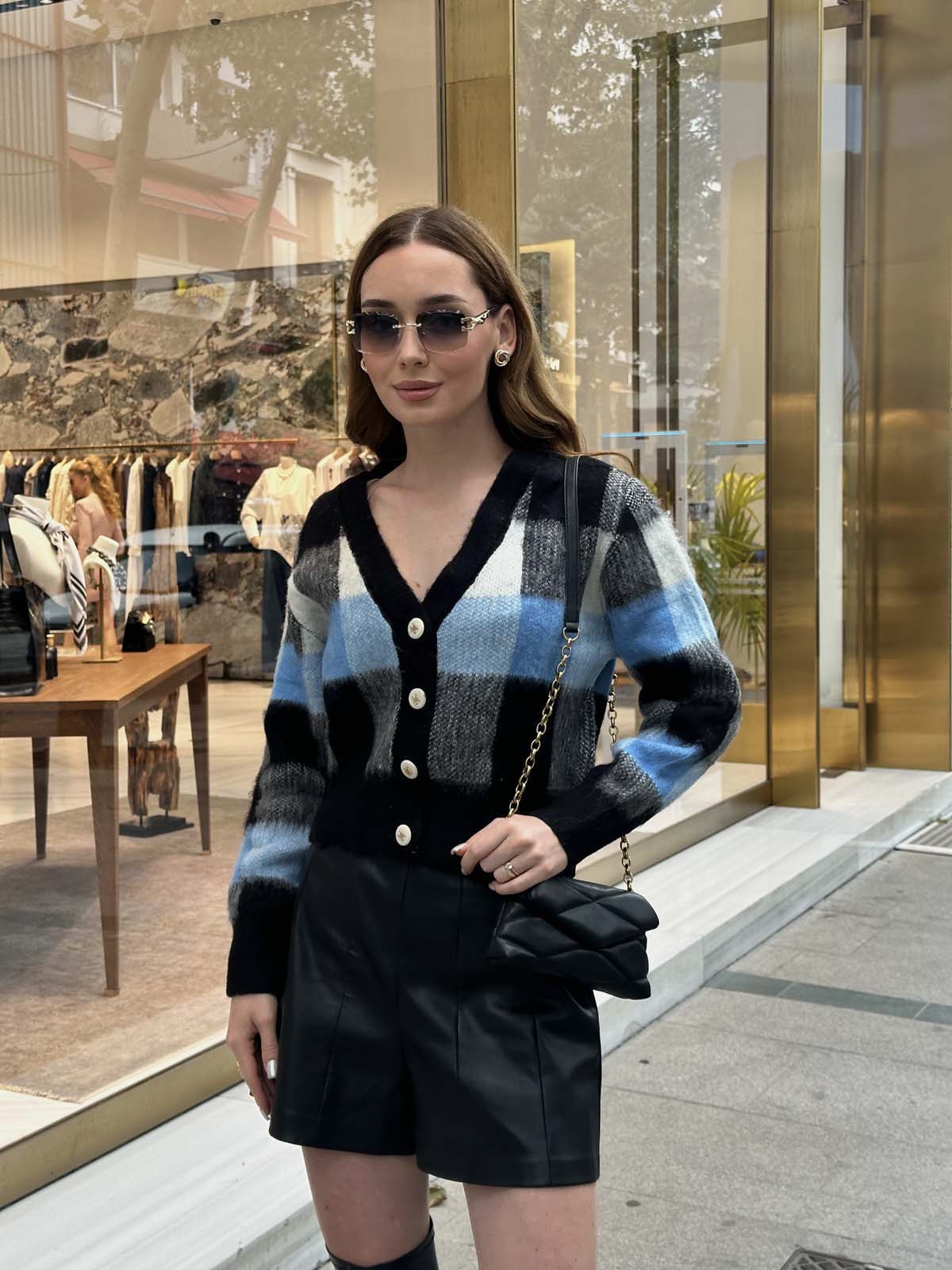 Şardonlu Kareli Kısa Ceket