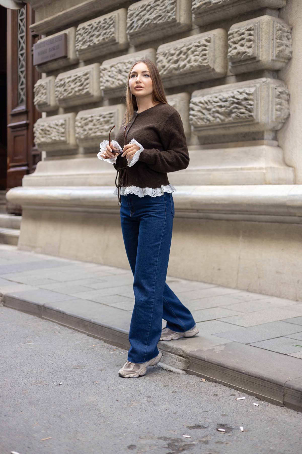 Etek Ve Kol Dantel Hırka