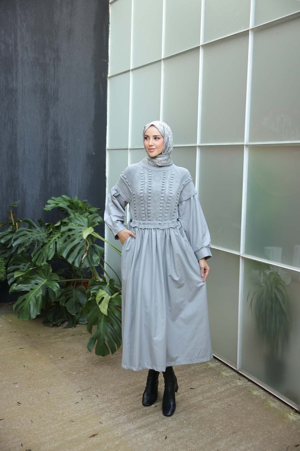 Kısa Kazak & Cepli Elbise