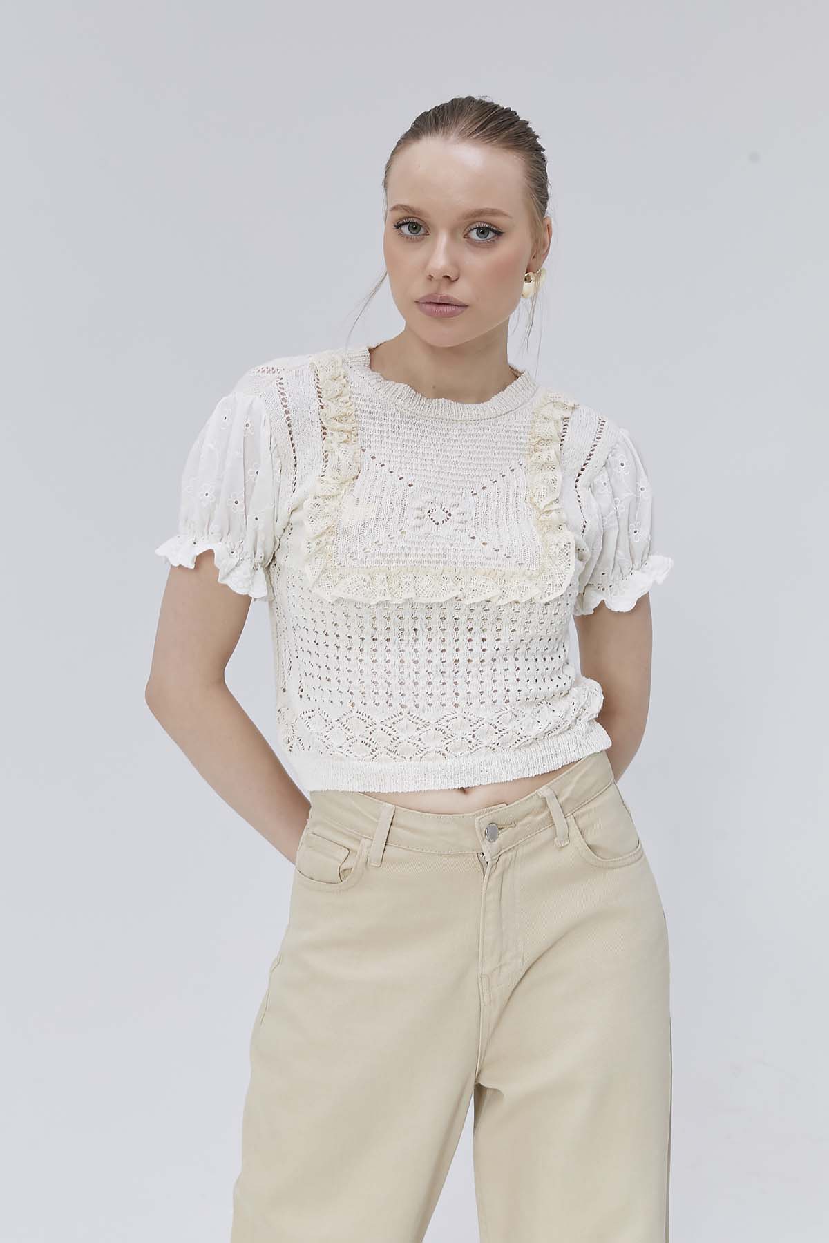 Önü Dantelli Kumaş Kollu Kazak Crop Bluz Atlet