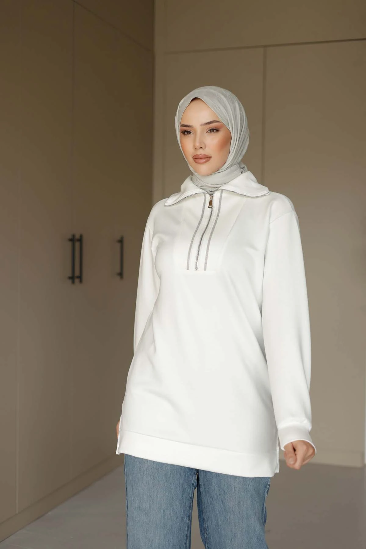 Modern Kesim Fermuarlı Kadın Sweat
