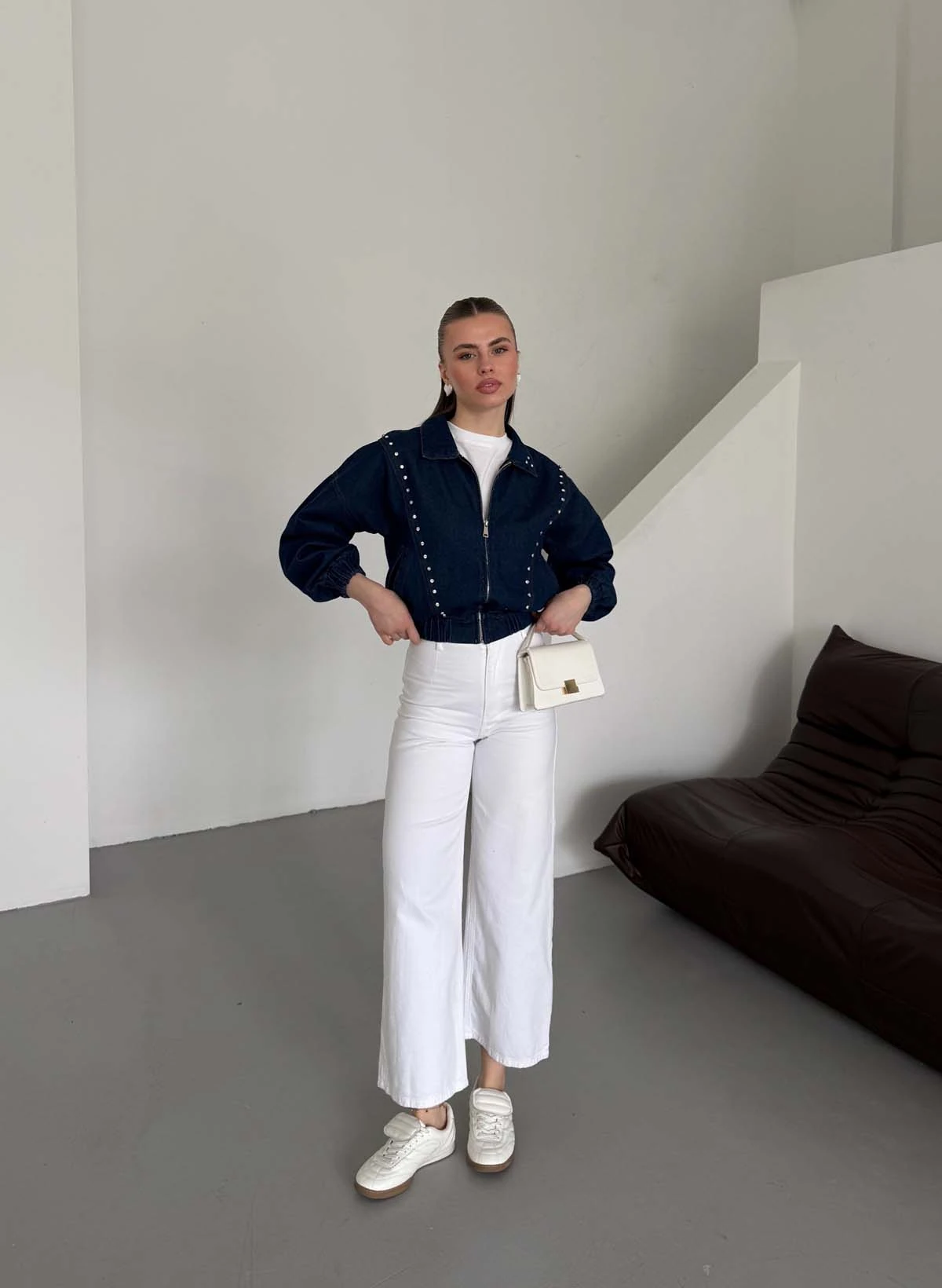 Önü V Detay Taşlı  Fermuarlı  Kot  Mont