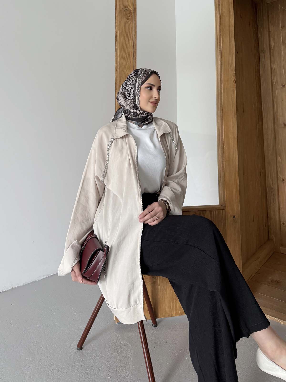 GÖMLEK YAKA FERMUARLI SWEAT