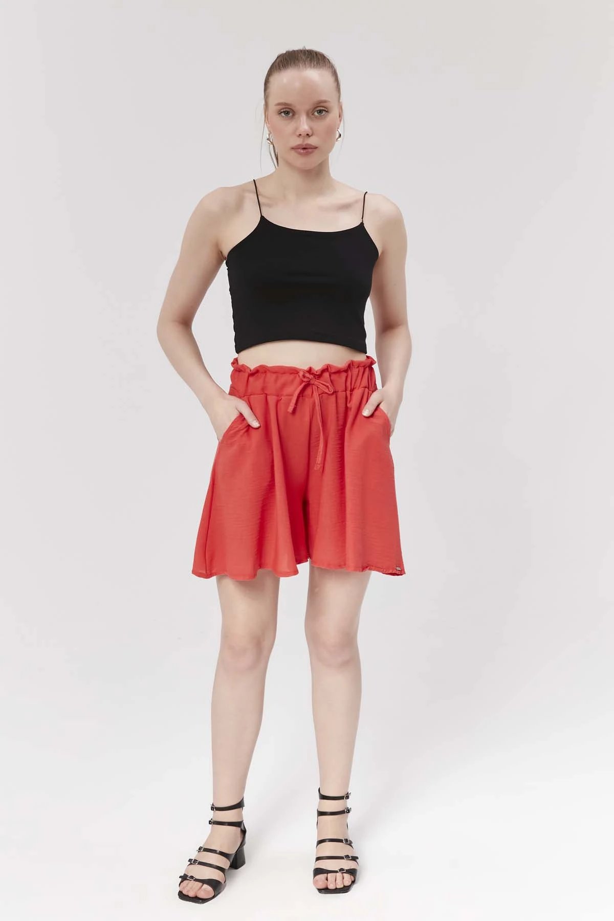 Beli Bağcıklı Lastikli Kısa Şort