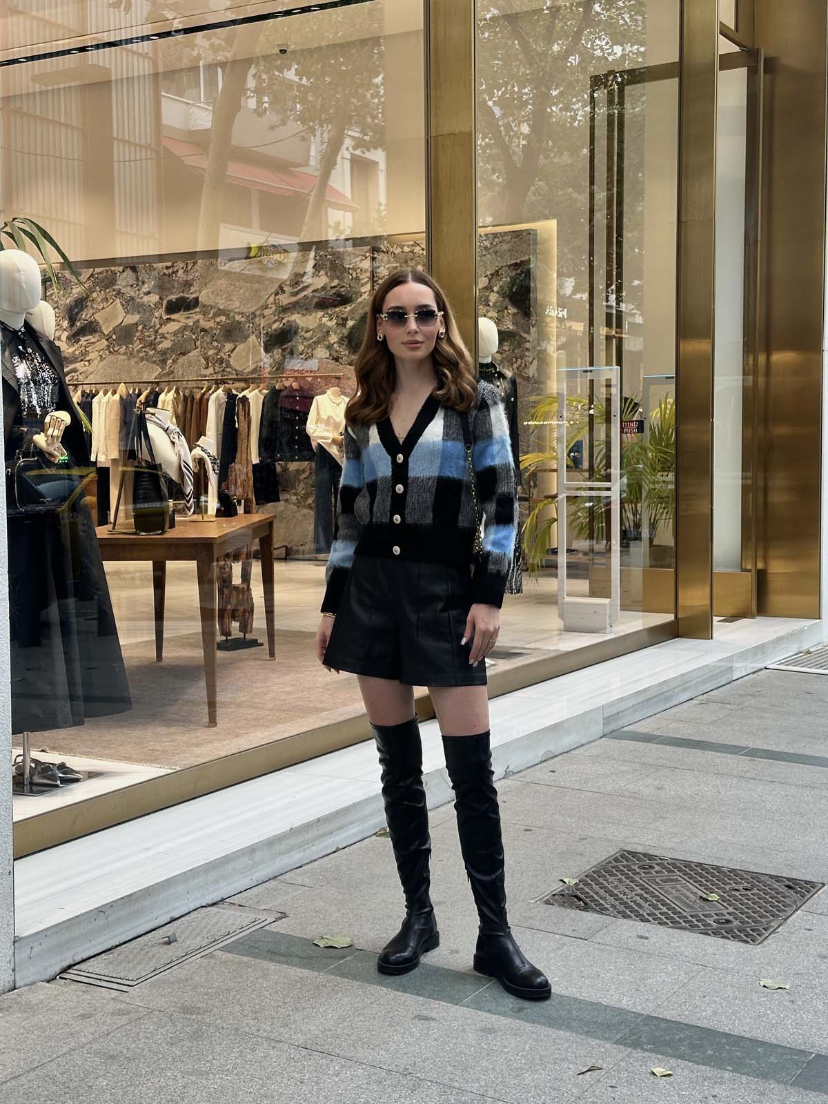 Şardonlu Kareli Kısa Ceket