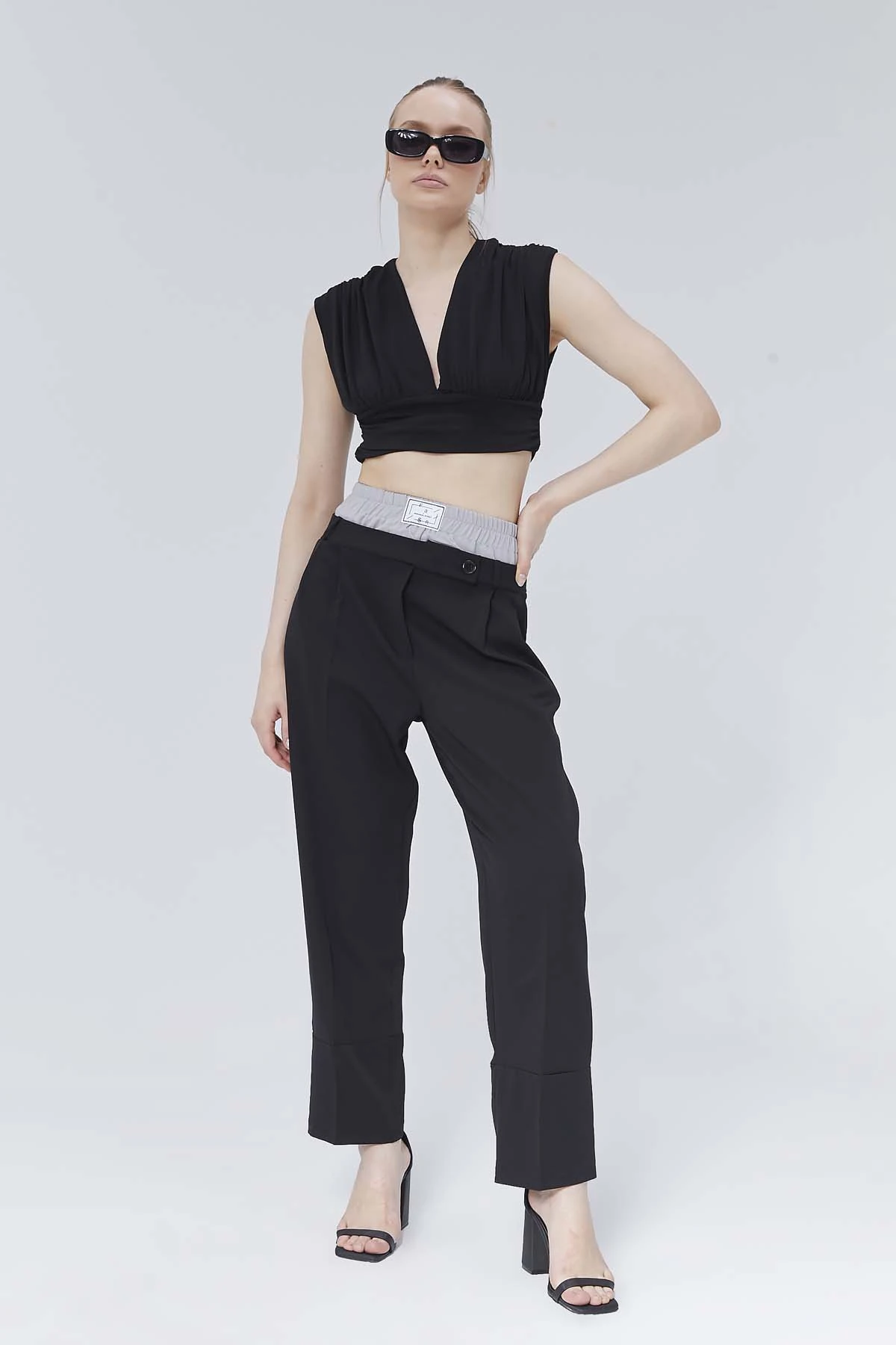 Beli Lastikli Düğmeli Dokuma Pantolon