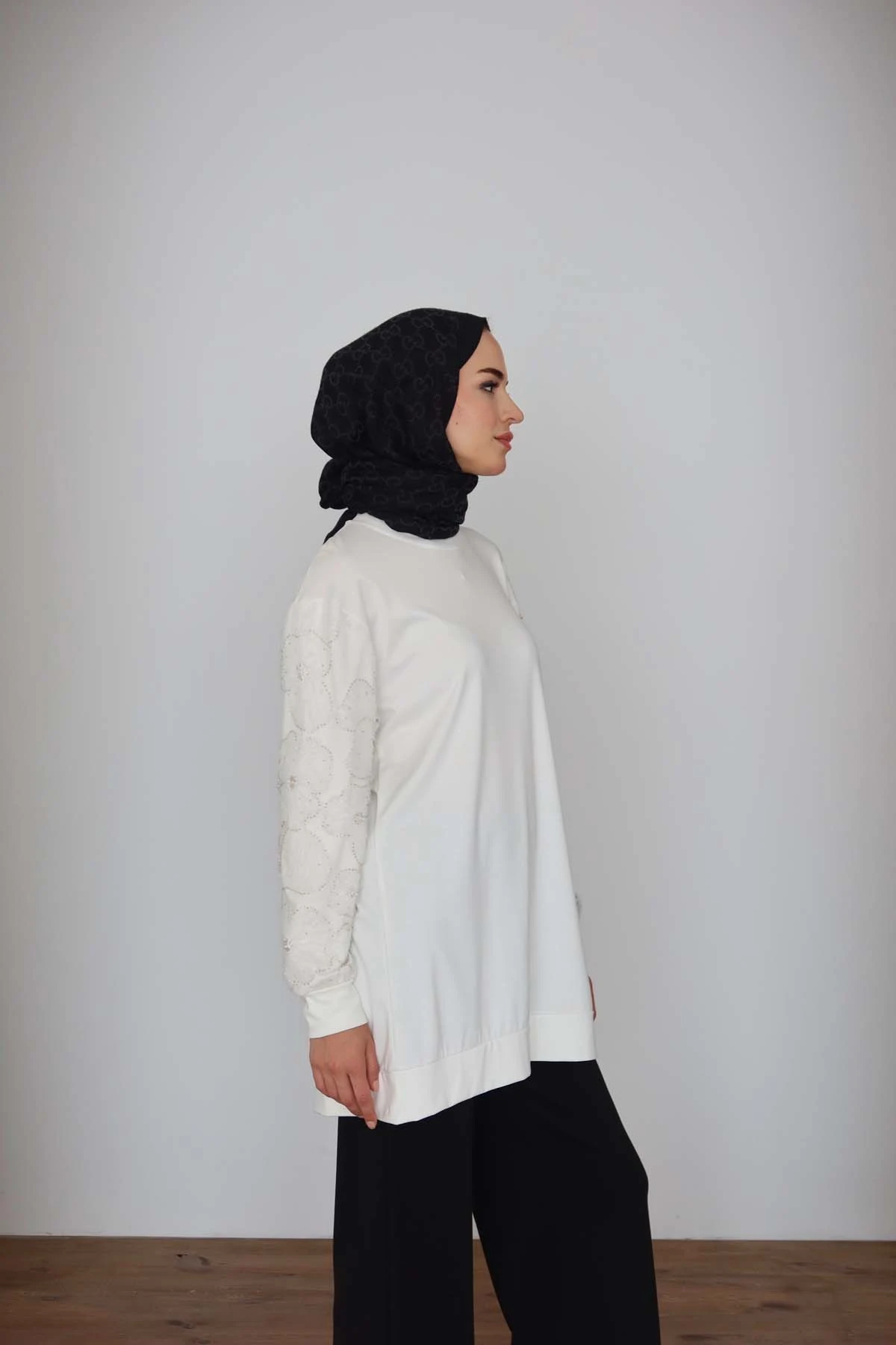 Kolu Boncuklu Kumaş Garnili Tunik