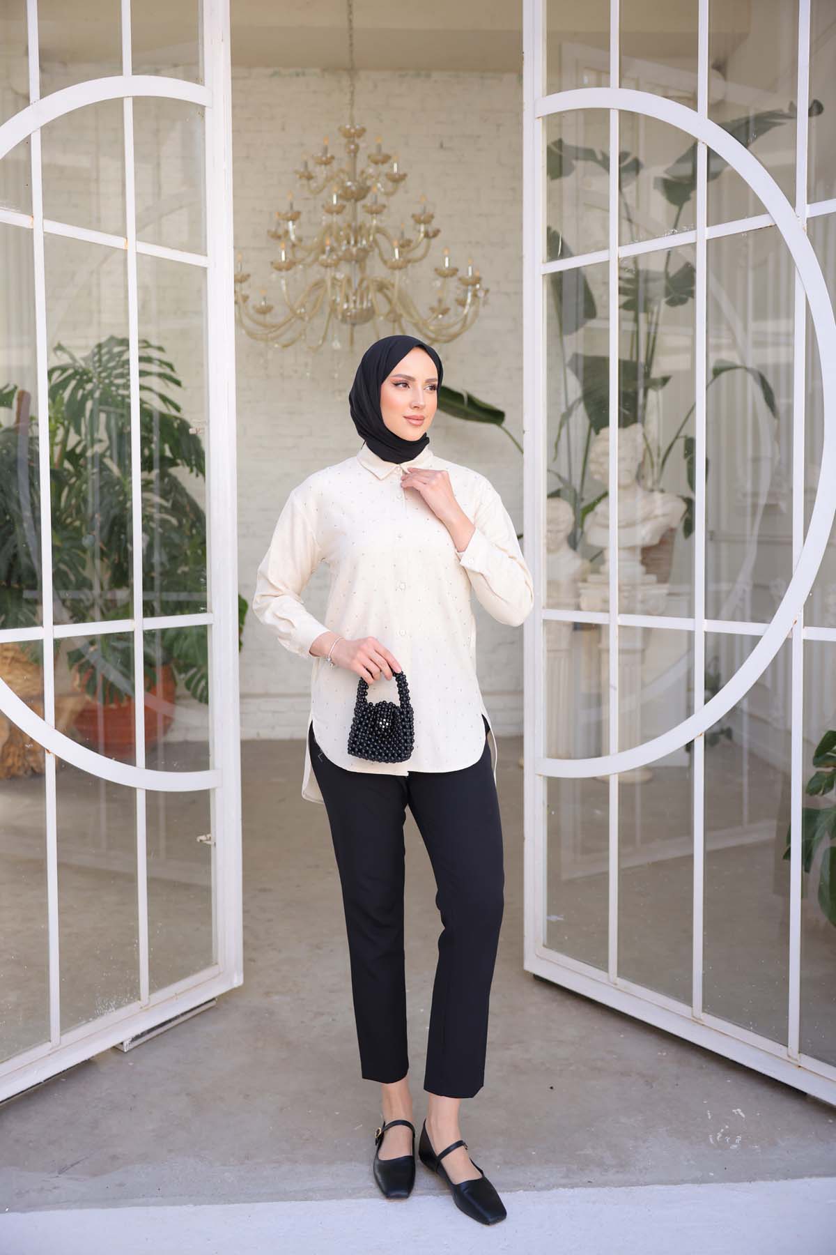 Önü Küçük Taşlı Gömlek