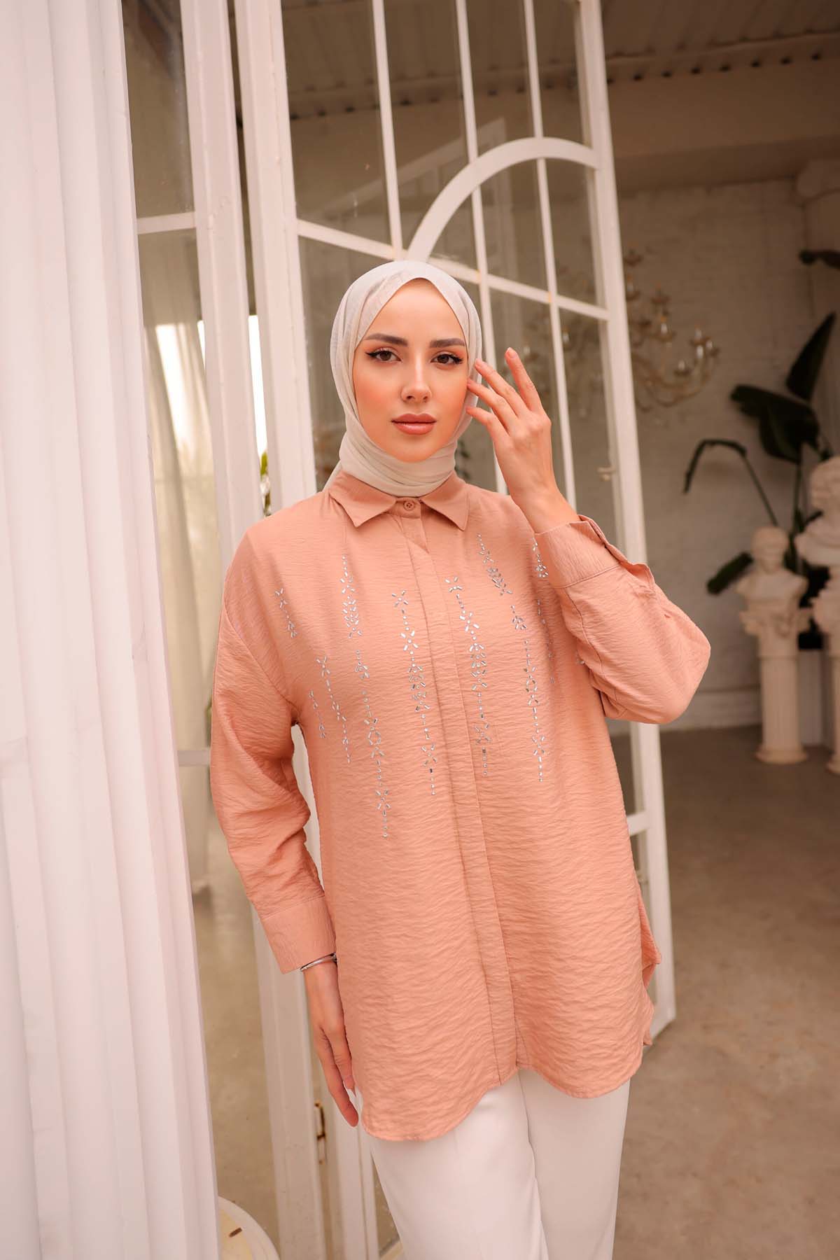 Önü Taşlı Gömlek