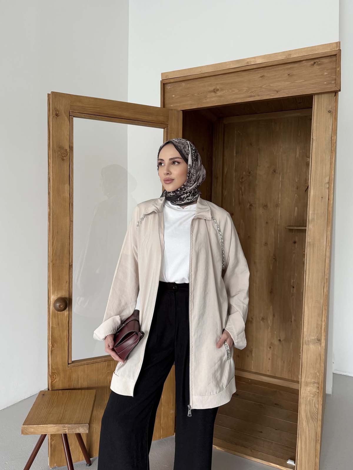 GÖMLEK YAKA FERMUARLI SWEAT