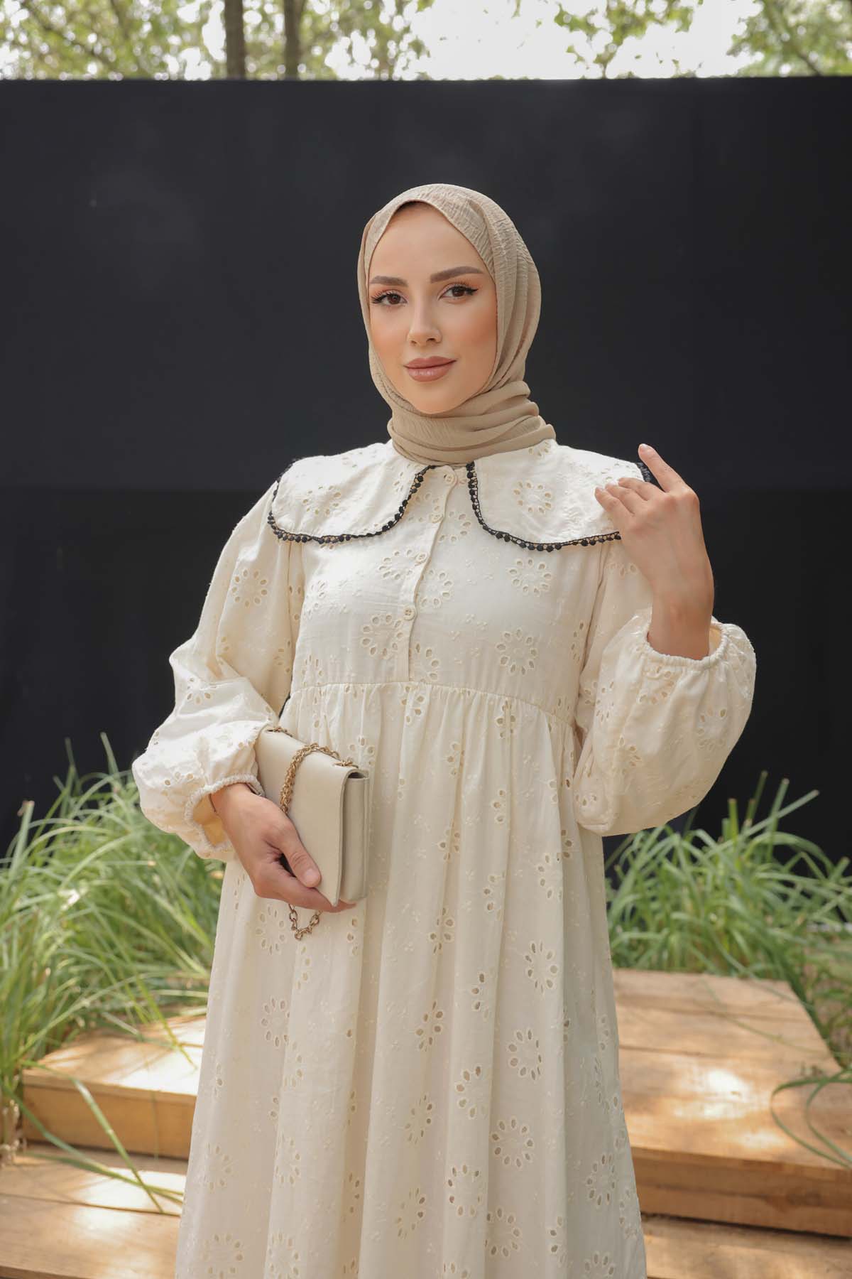 Uzun  Kollu  Bayan  Elbise