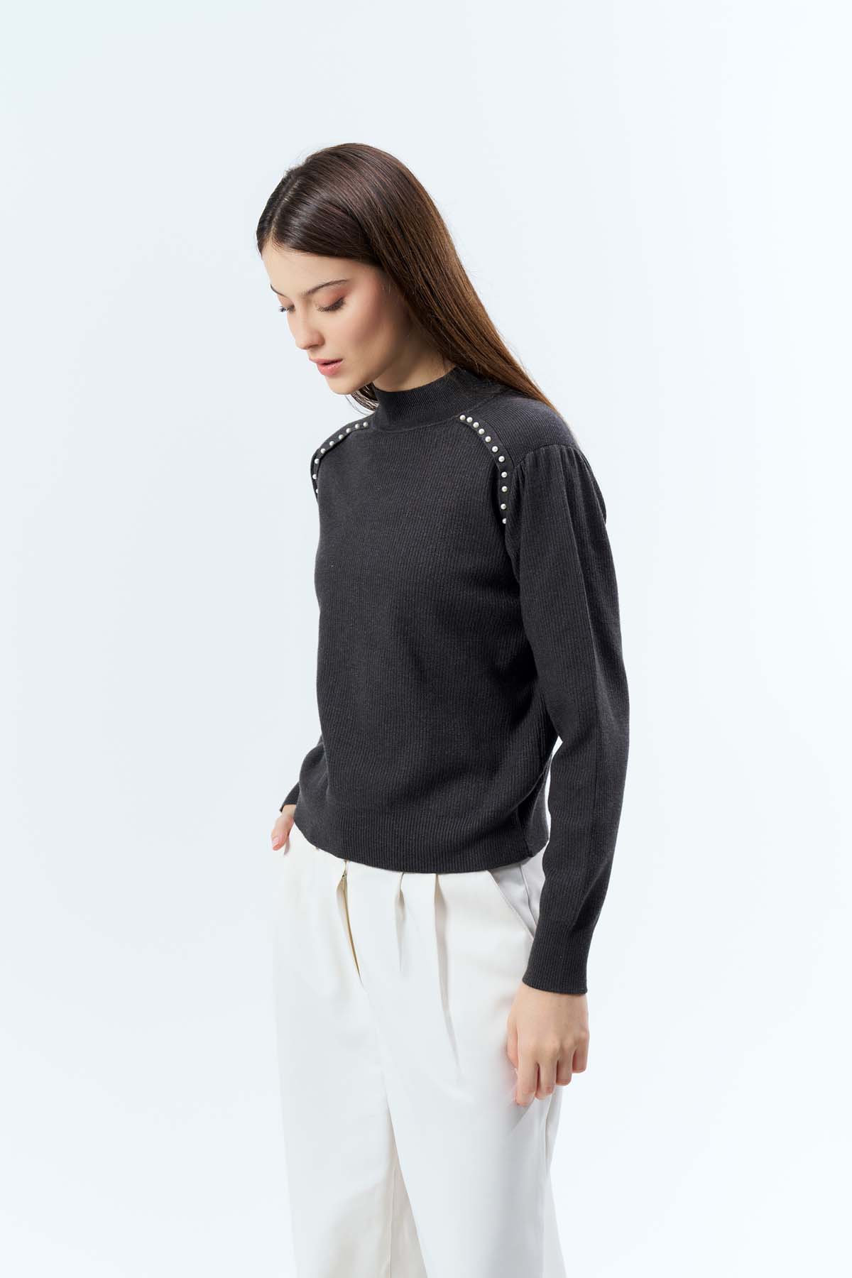 Kol Evi Ve Omuzları İncili Kazak