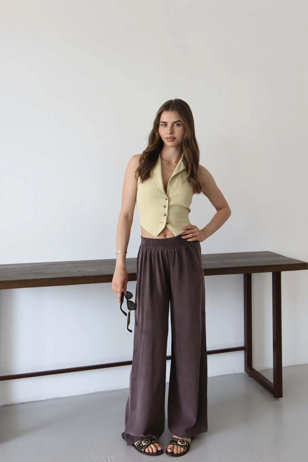 YANLARI TONA TON ÇITÇITLI PANTOLON