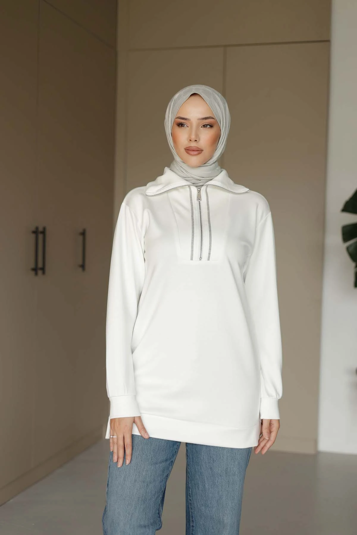 Modern Kesim Fermuarlı Kadın Sweat