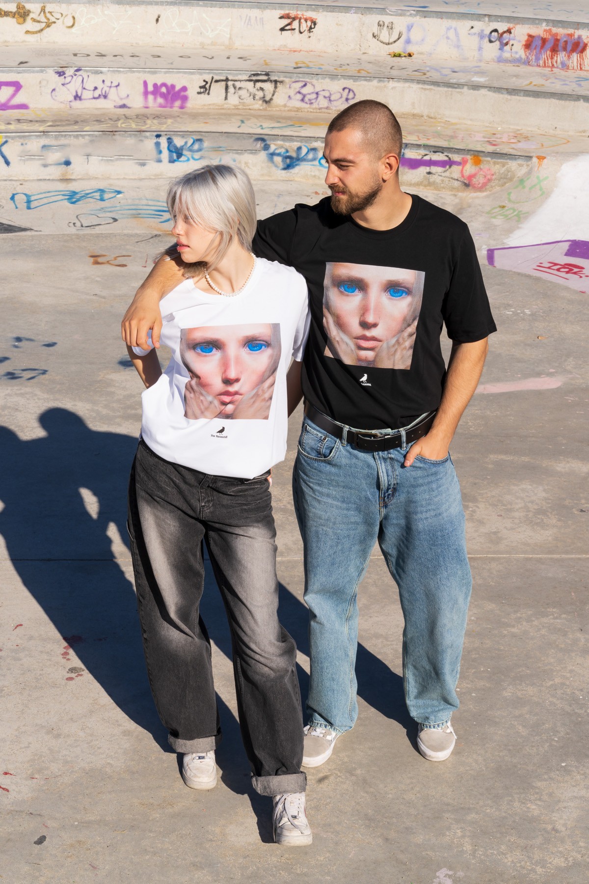 The Ravenhill "Cobalt Charm" Unisex Oversize T-Shirt - Siyah