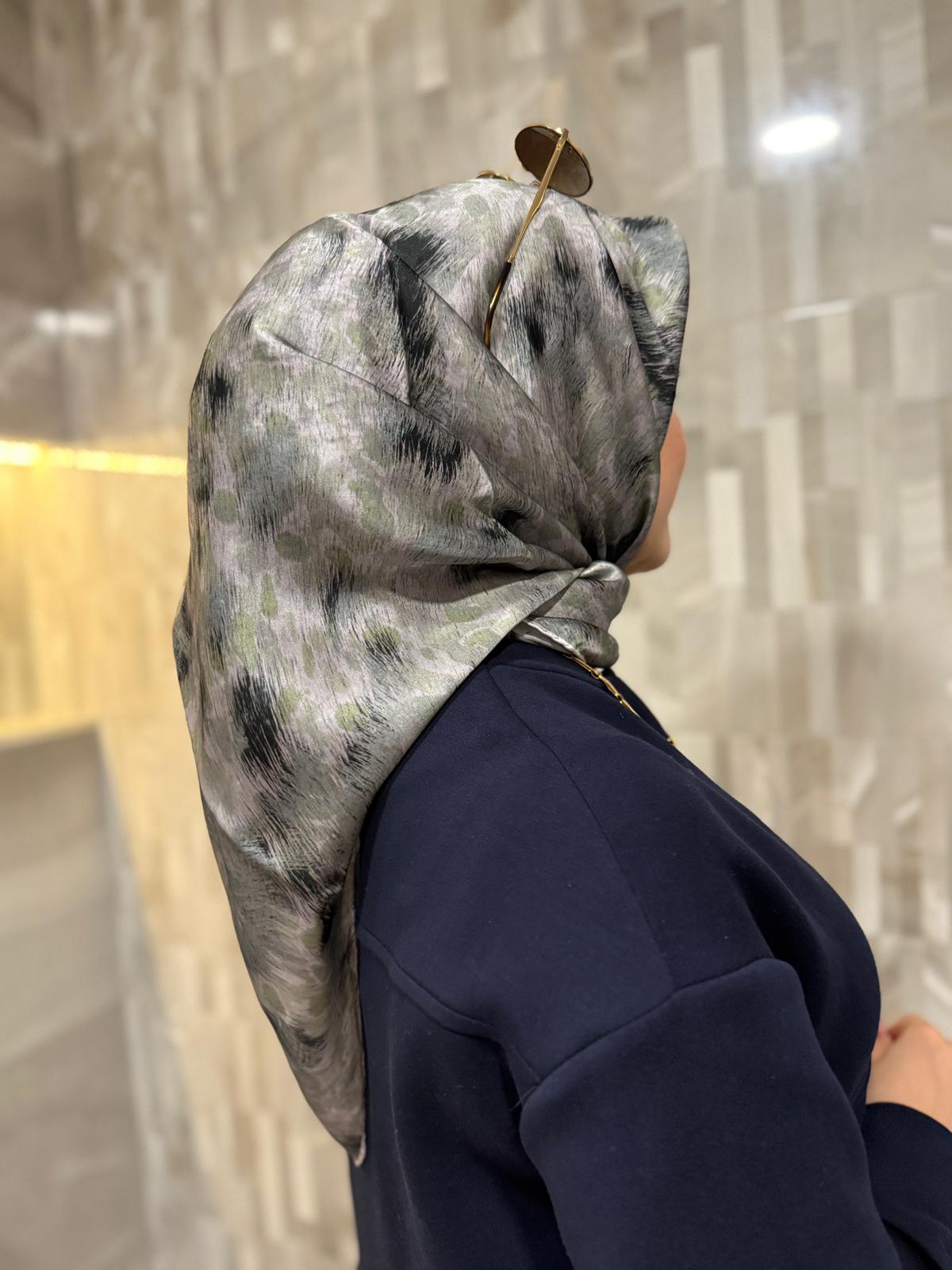 YEŞİL, SİYAH, GRİ